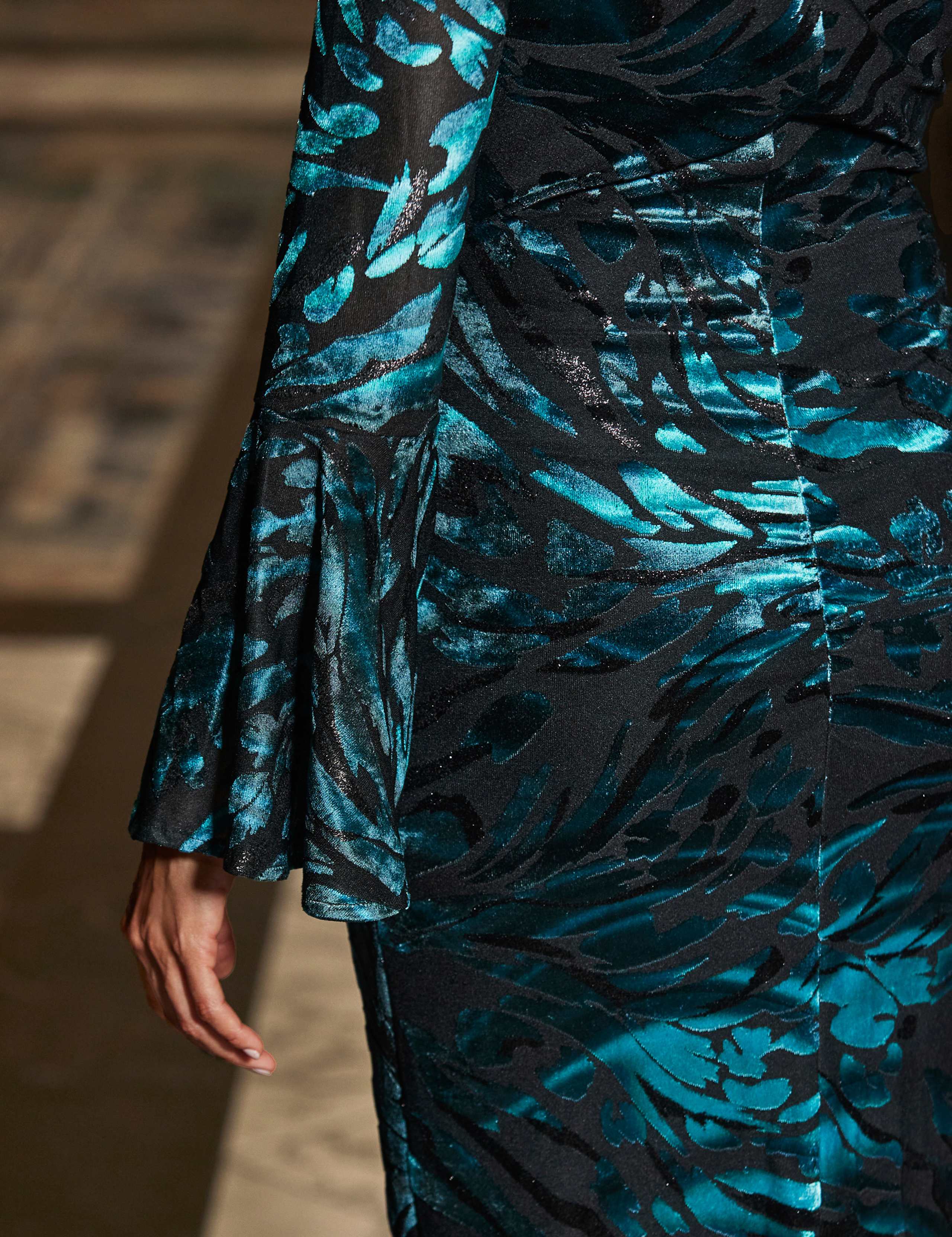 Velvet Detail Ruched Front Midi Dress 4 of 5