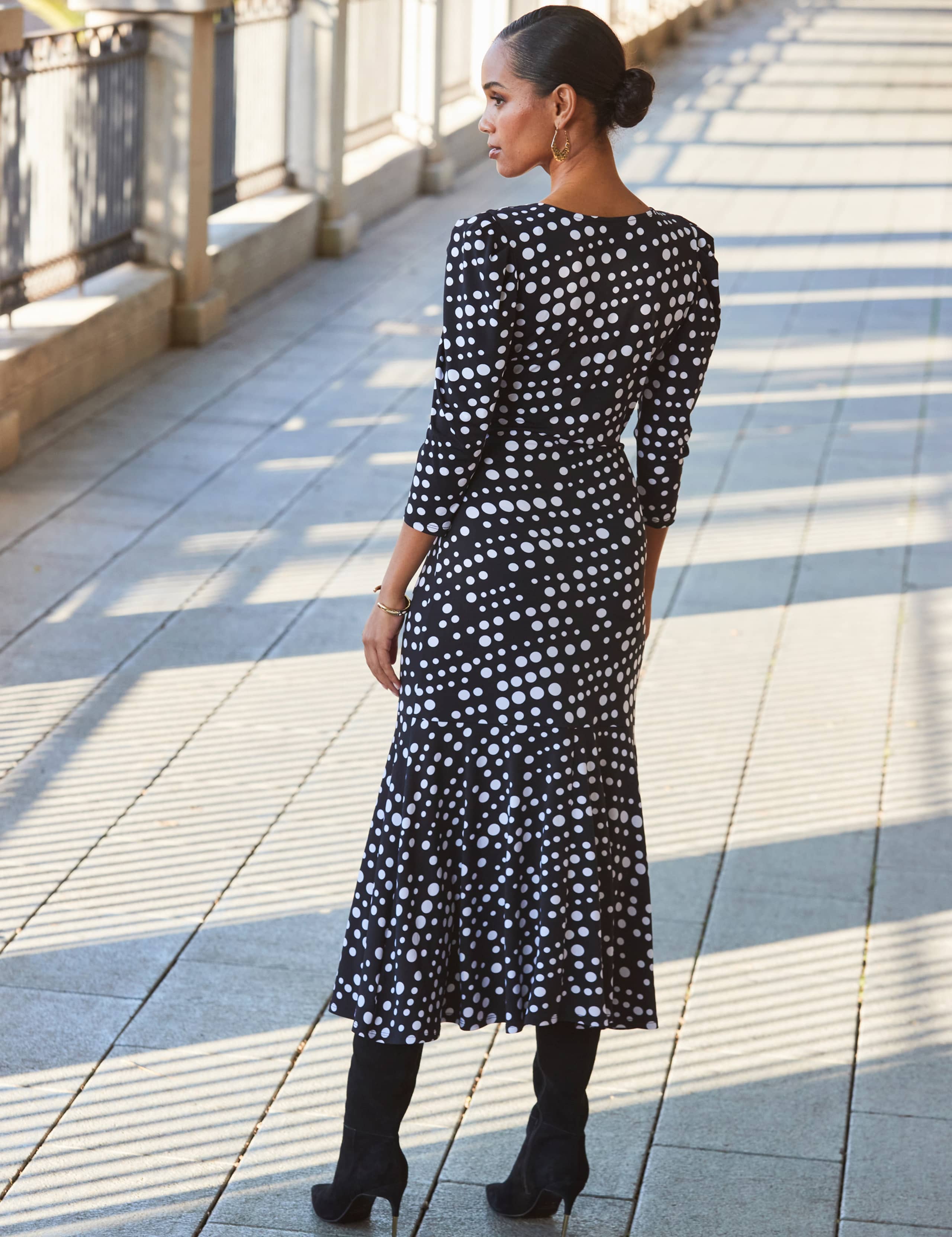 Abstract Print Twist Front Ruched Dress 3 of 6