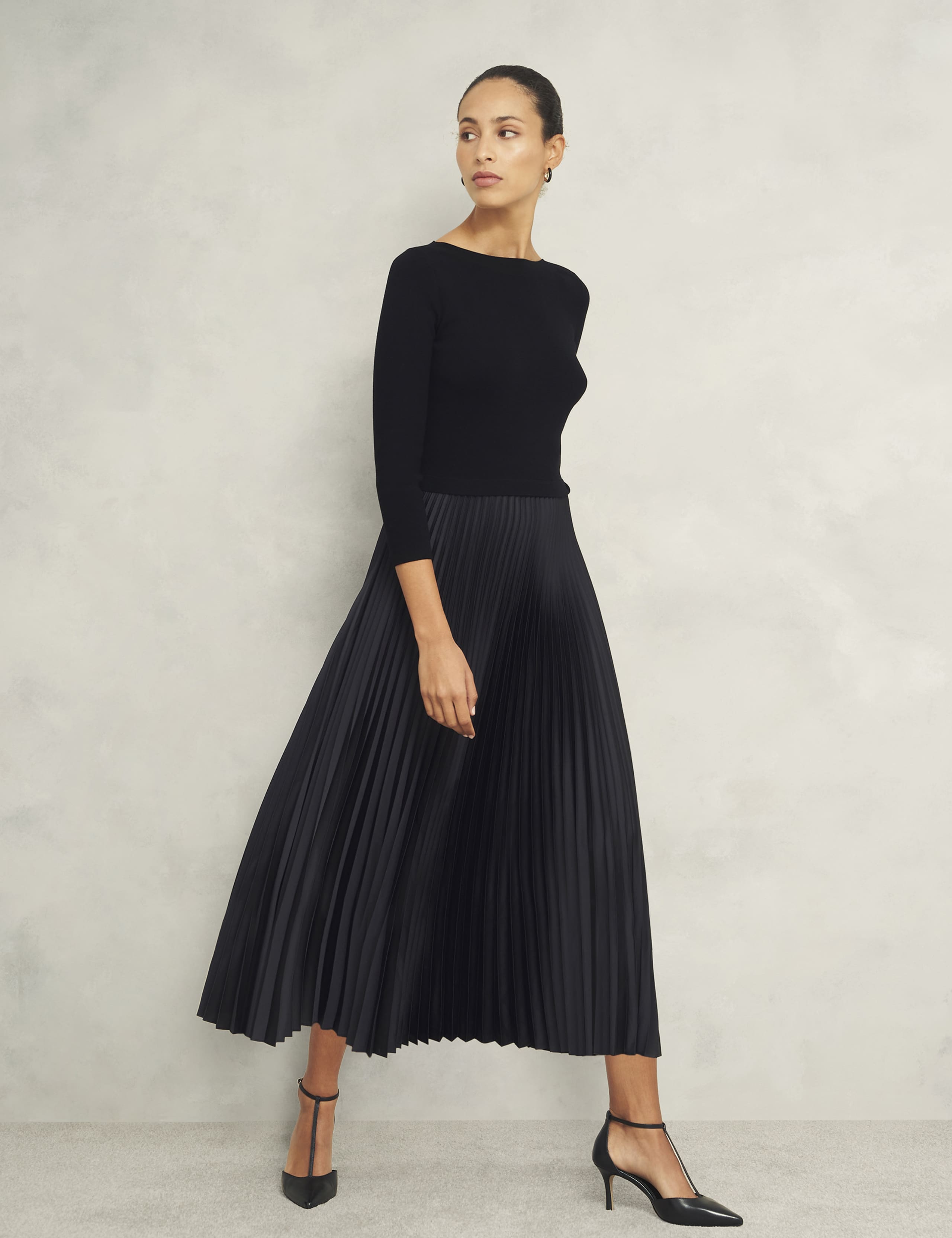 Knitted Pleated Midi Dress 7 of 8