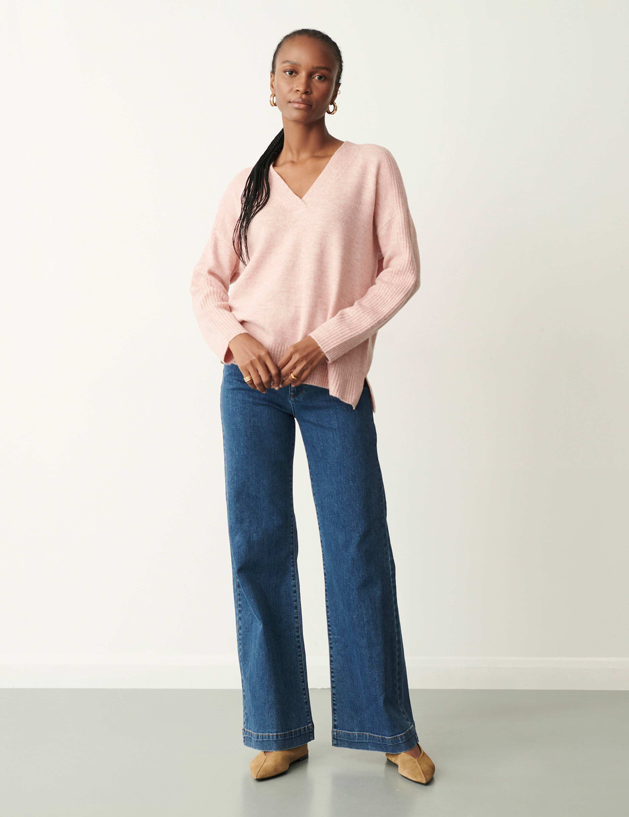 Ribbed V-Neck Relaxed Jumper 4 of 4