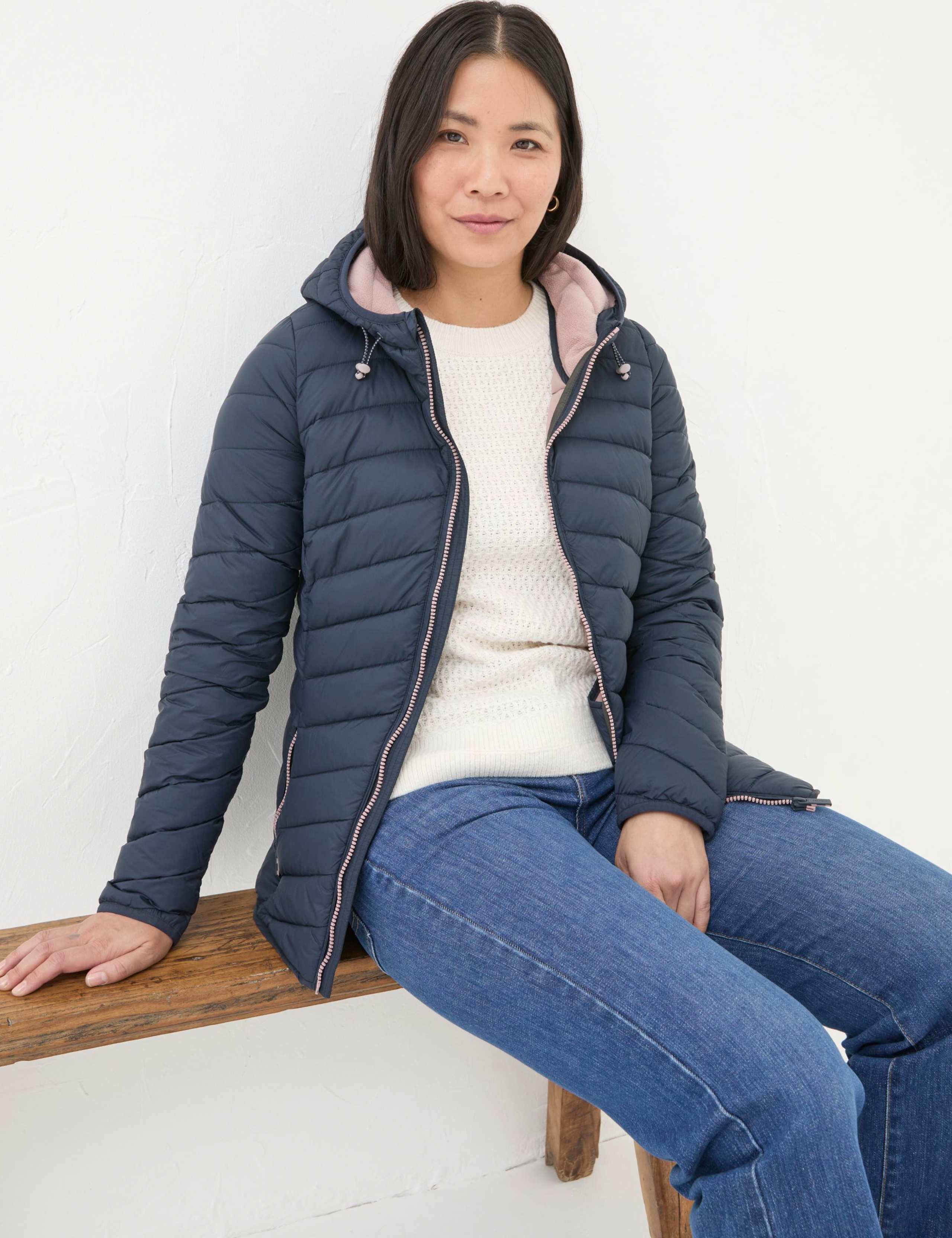 Lightweight Hooded Puffer Jacket 4 of 5