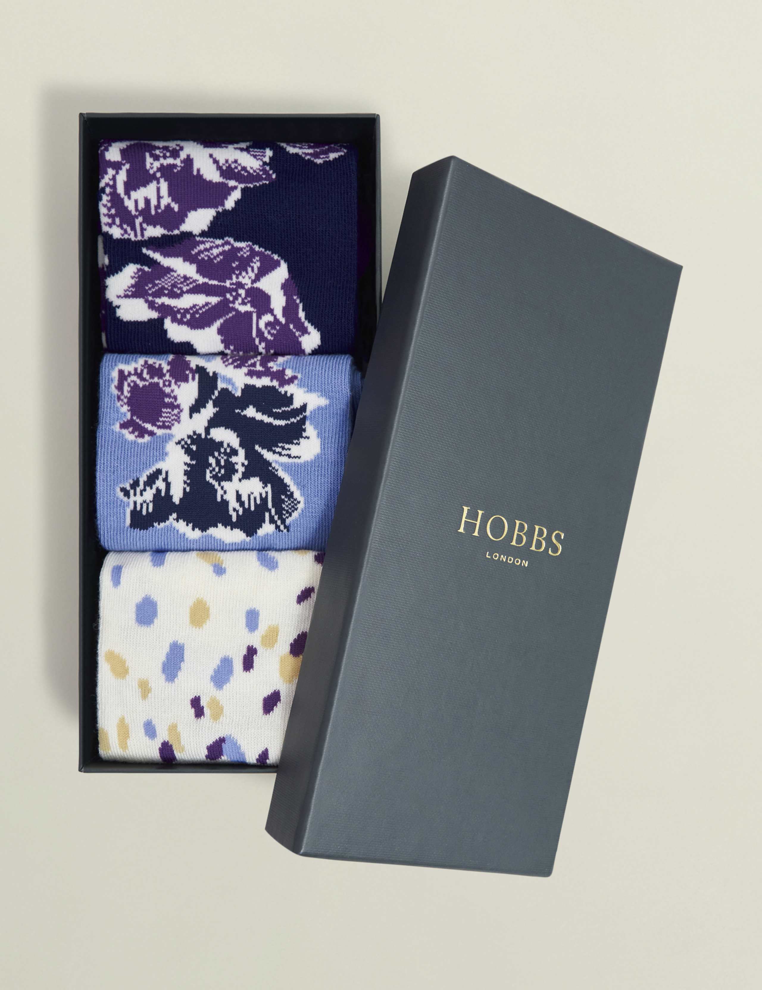 3pk Cotton Rich Floral Ankle High Socks 2 of 3