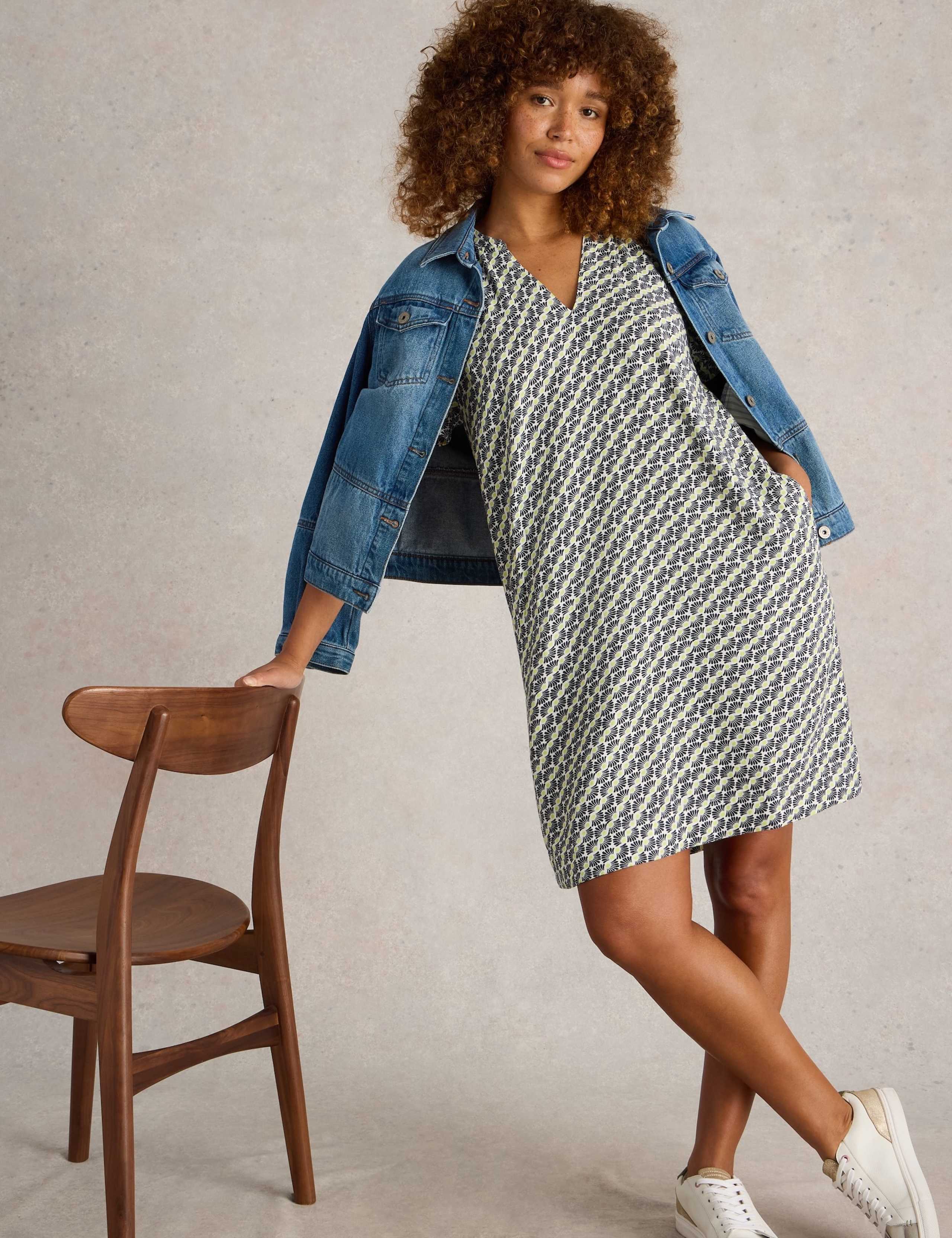 Printed V-Neck Tea Dress 3 of 6