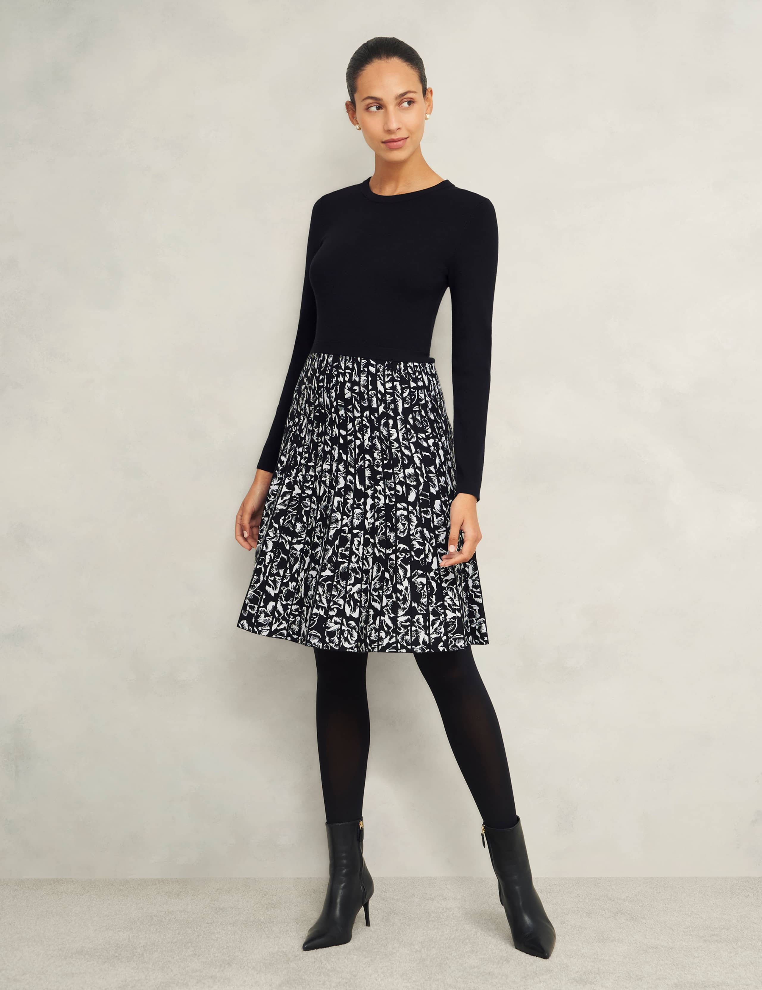 Floral Knee Length Jumper Dress 7 of 8