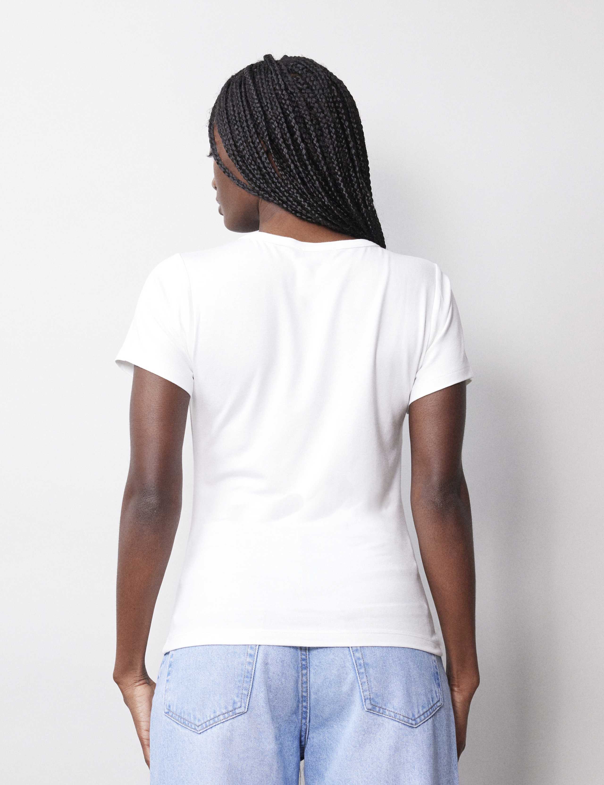 T-Shirt 3 of 4