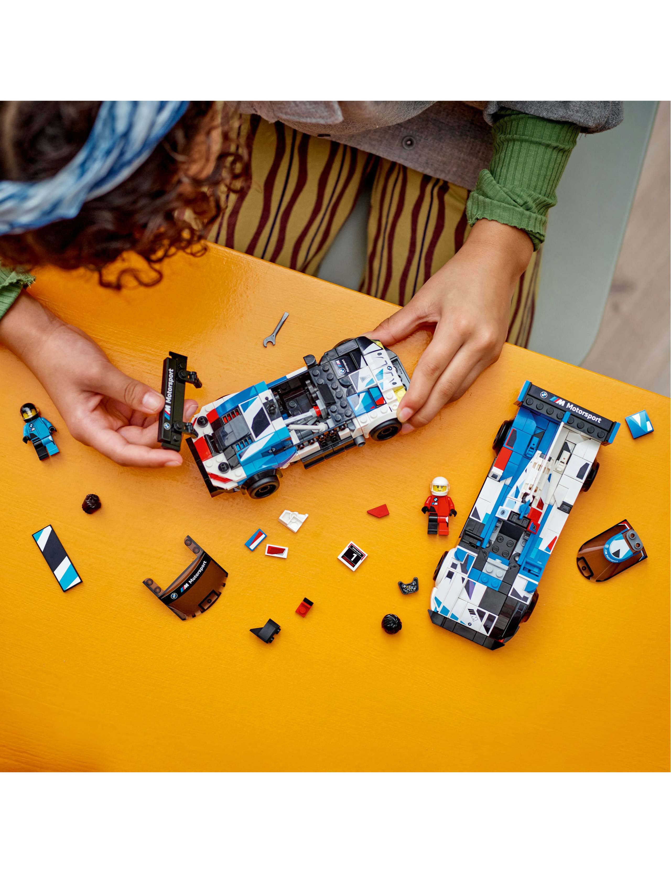 LEGO® Speed Champions BMW M4 GT3 & BMW M Hybrid V8 Race Cars 76922 (9+ Yrs) 2 of 4