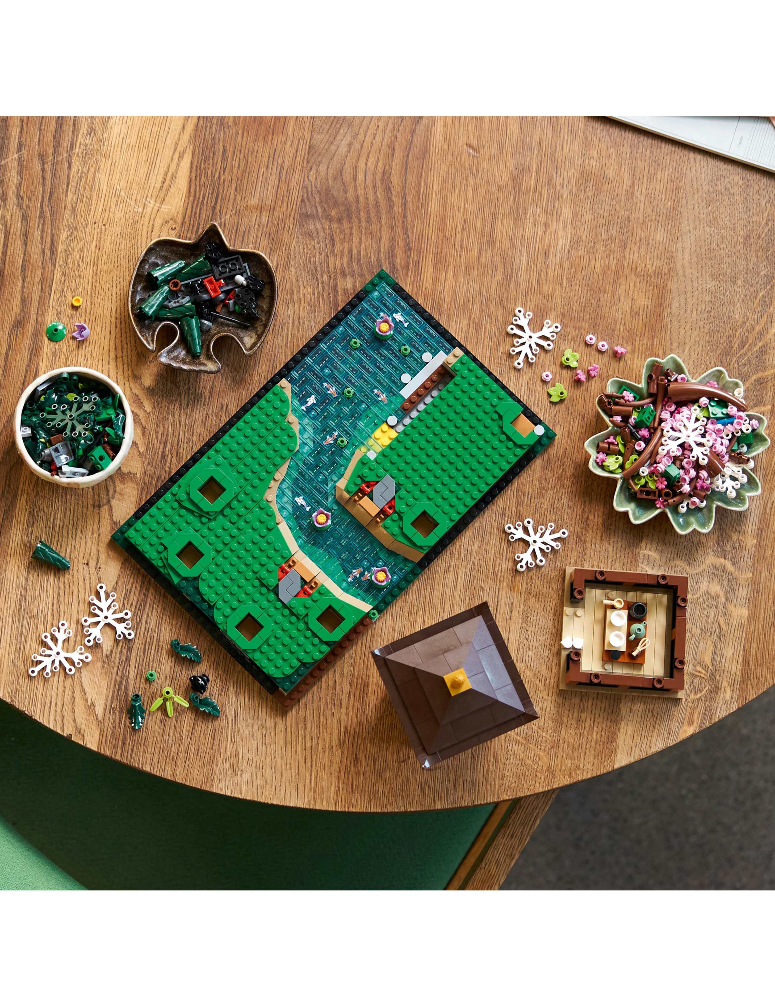 LEGO®  Icons Tranquil Garden Set for Adults 10315 (18+ Yrs) 4 of 7
