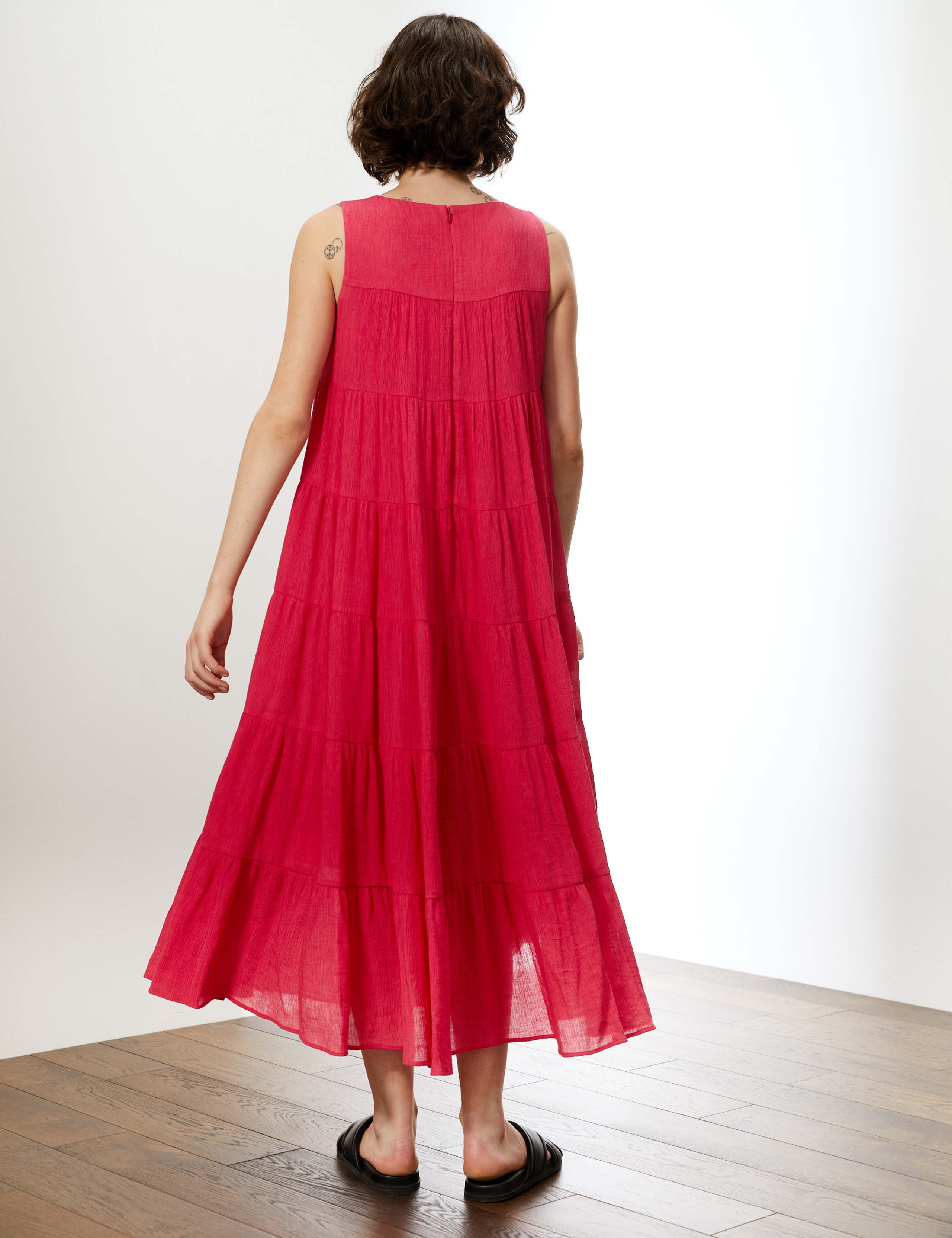 Textured Sleeveless Maxi Tiered Dress 5 of 7