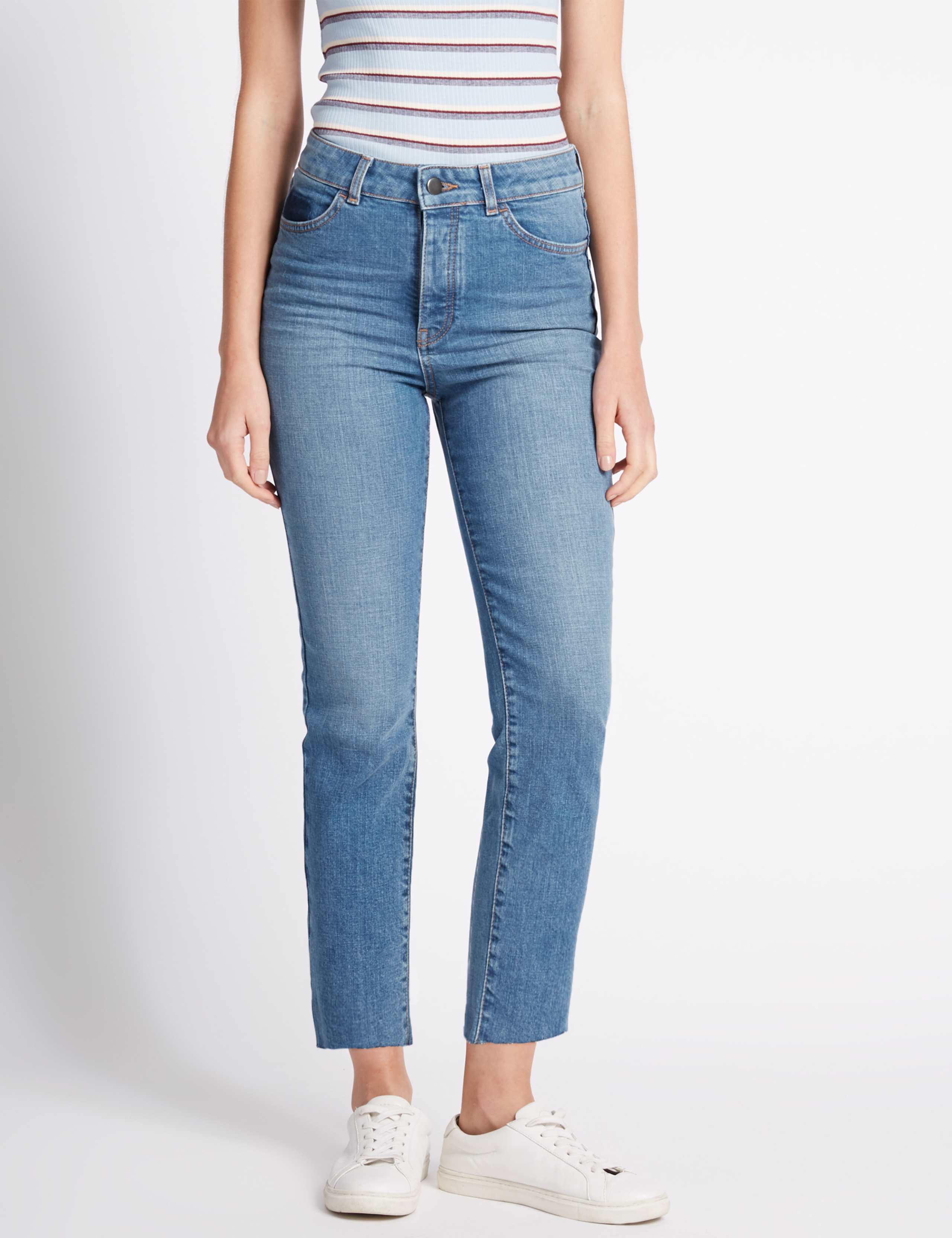 Frayed Hem Cropped Jeans 1 of 3