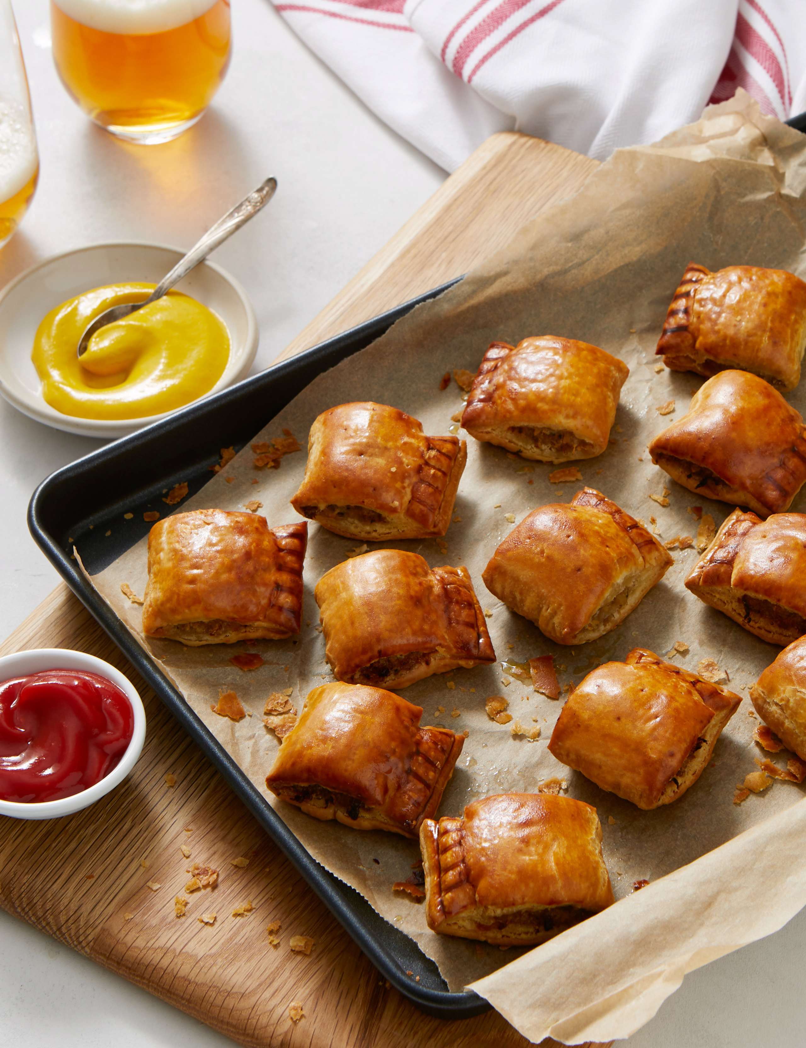 Davidstow Cheddar & Bacon Handcrafted Sausage Rolls (12 Pieces) - (Last Collection Date 30th September 2020) 1 of 3