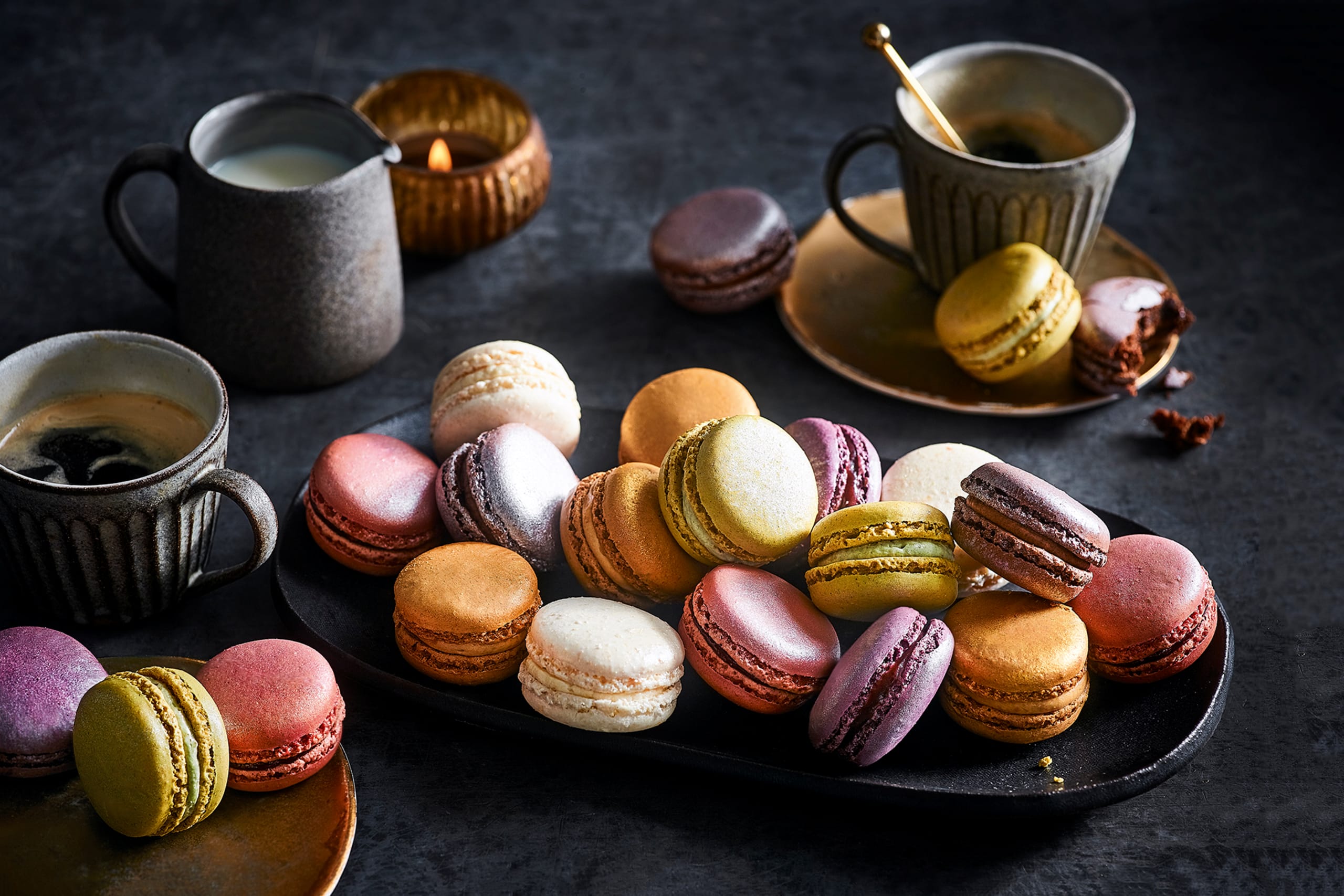 Collection Lustred Macarons (24 Pieces) 1 of 2