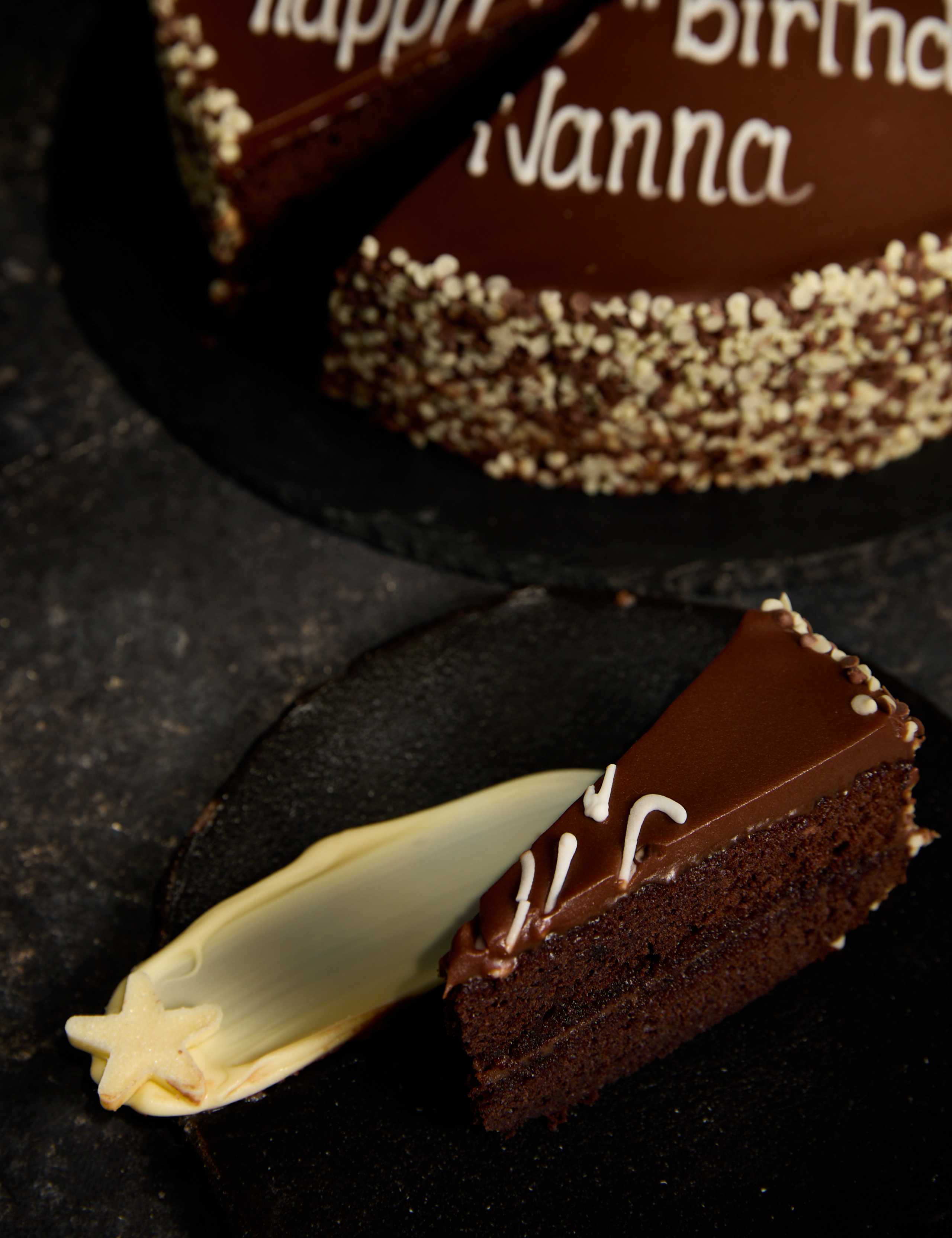 Personalised Extremely Chocolatey Party Cake (Serves 25) 5 of 6