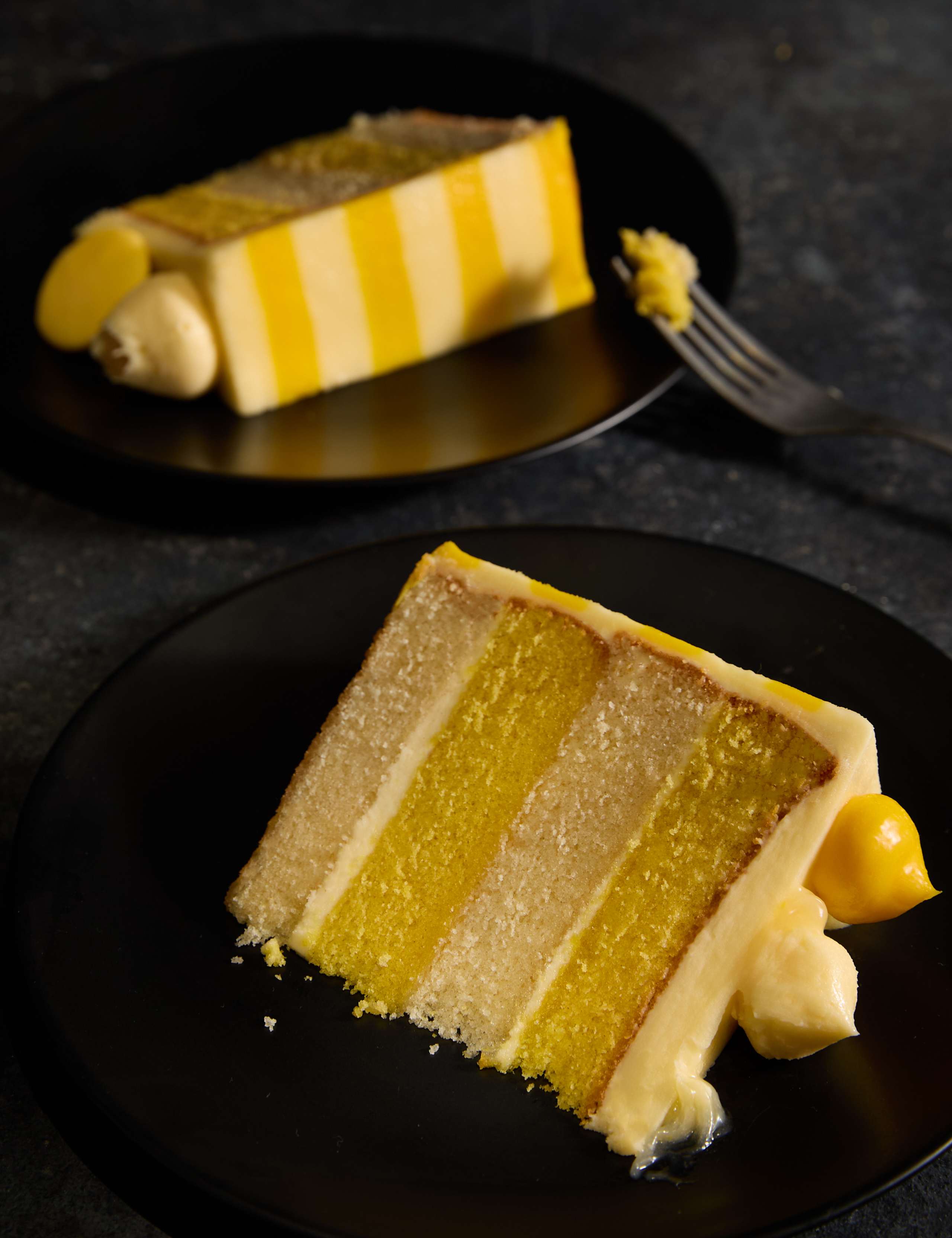 Luscious Lemon Cake (Serves 16) 3 of 5