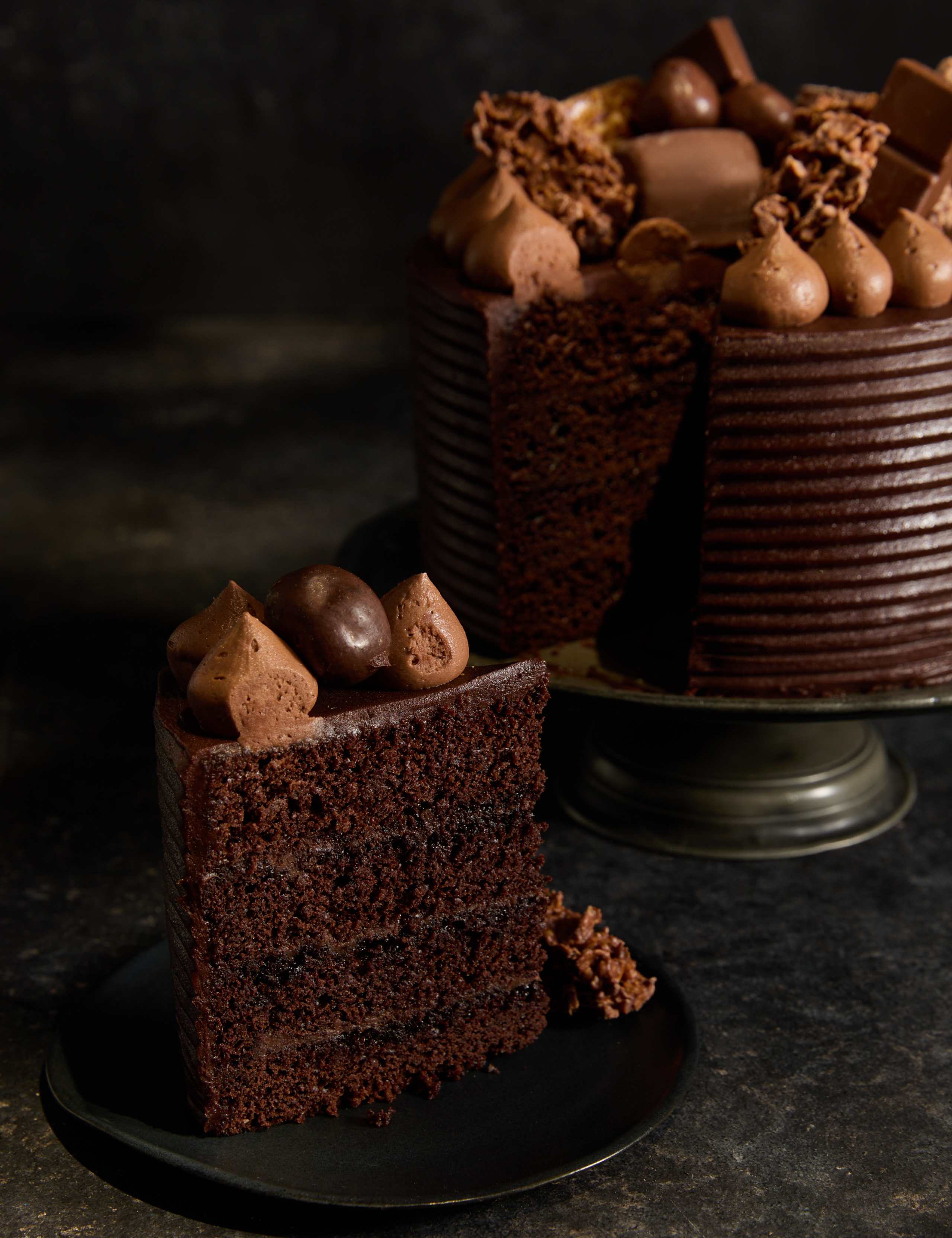 Chocolate Mini Bite Cake (Serves 16) 3 of 5