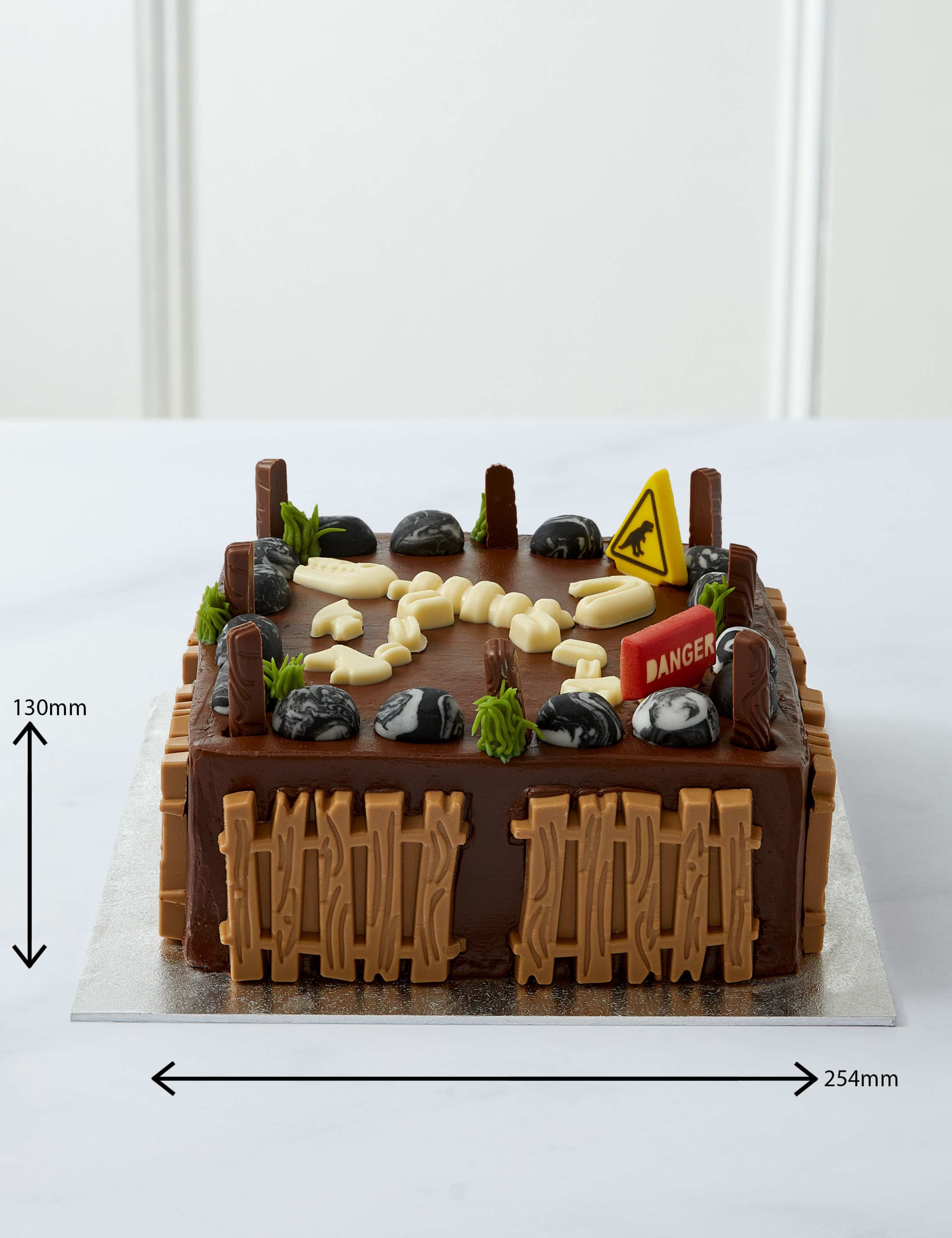 Find the Fossil Cake (Serves 28) 4 of 8