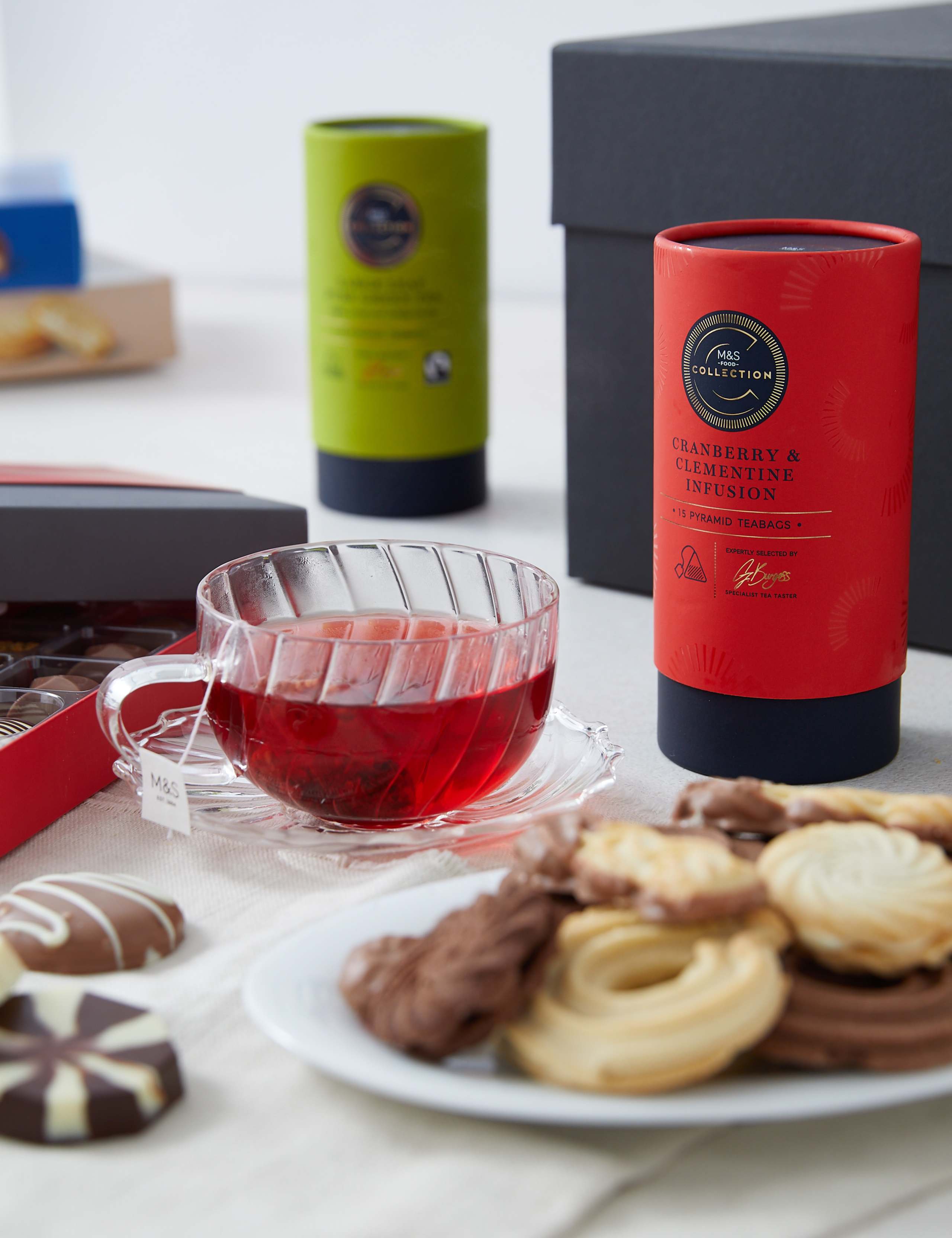 Tea & Biscuit Lover's Gift Box (Delivery from 6th January 2021) 3 of 3