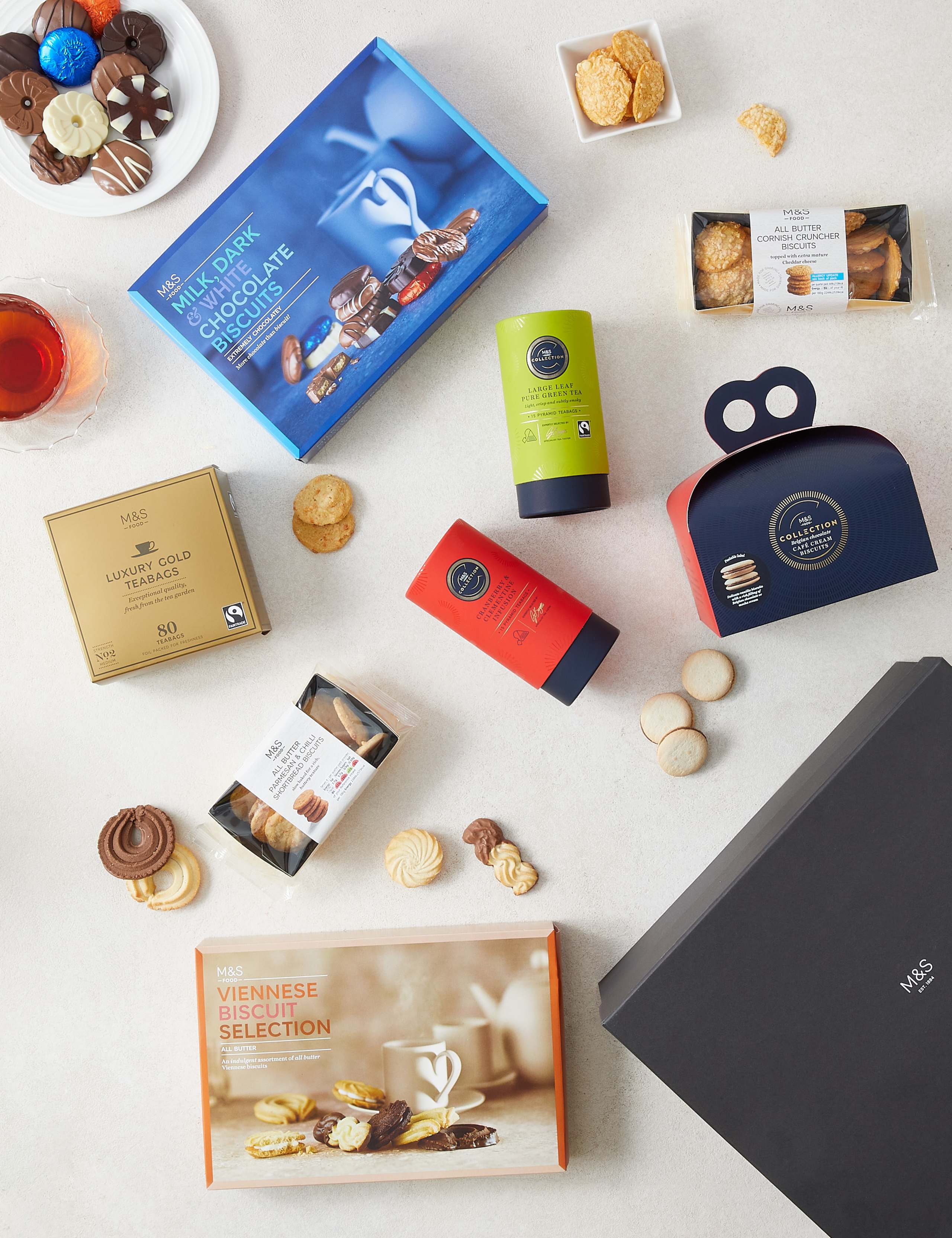 Tea & Biscuit Lover's Gift Box (Delivery from 6th January 2021) 2 of 3