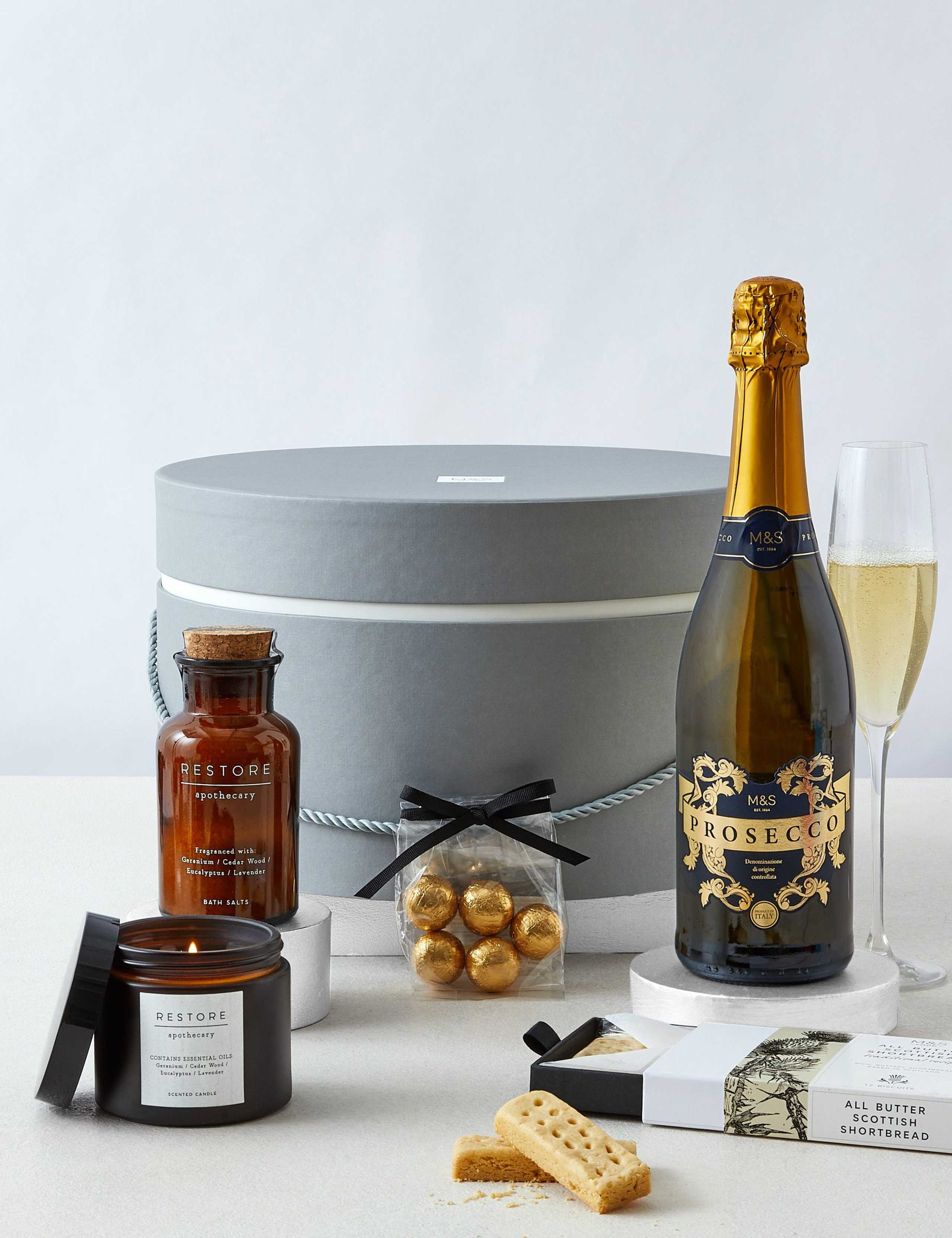 Luxury Pamper Hamper 1 of 3
