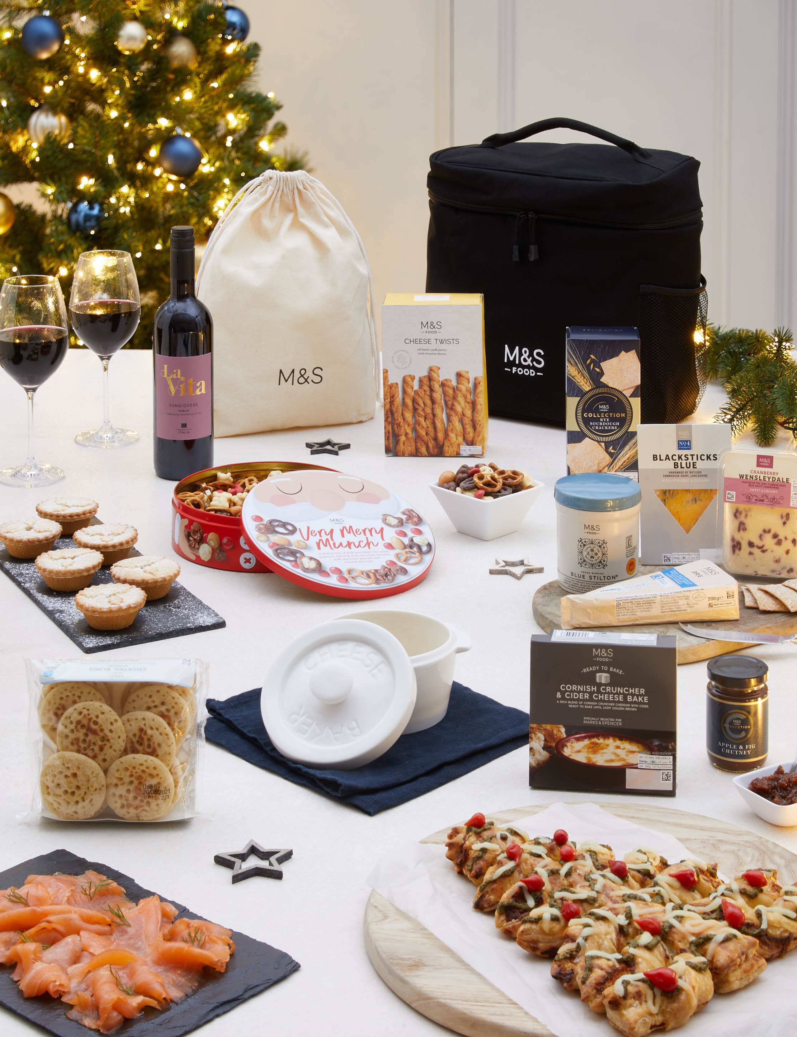 Hamilton Hamper 1 of 5