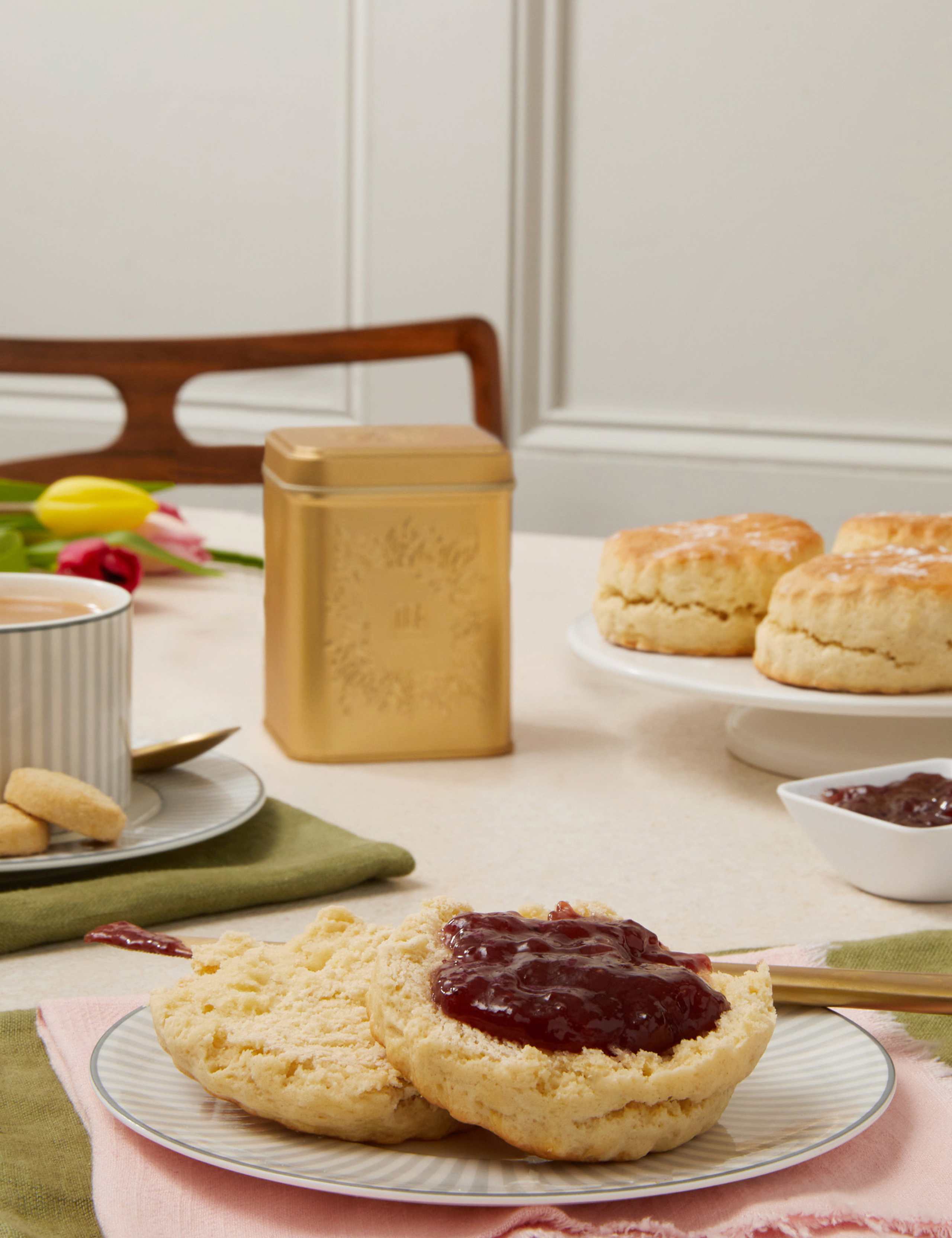 The Kensington Teatime Hamper 2 of 5