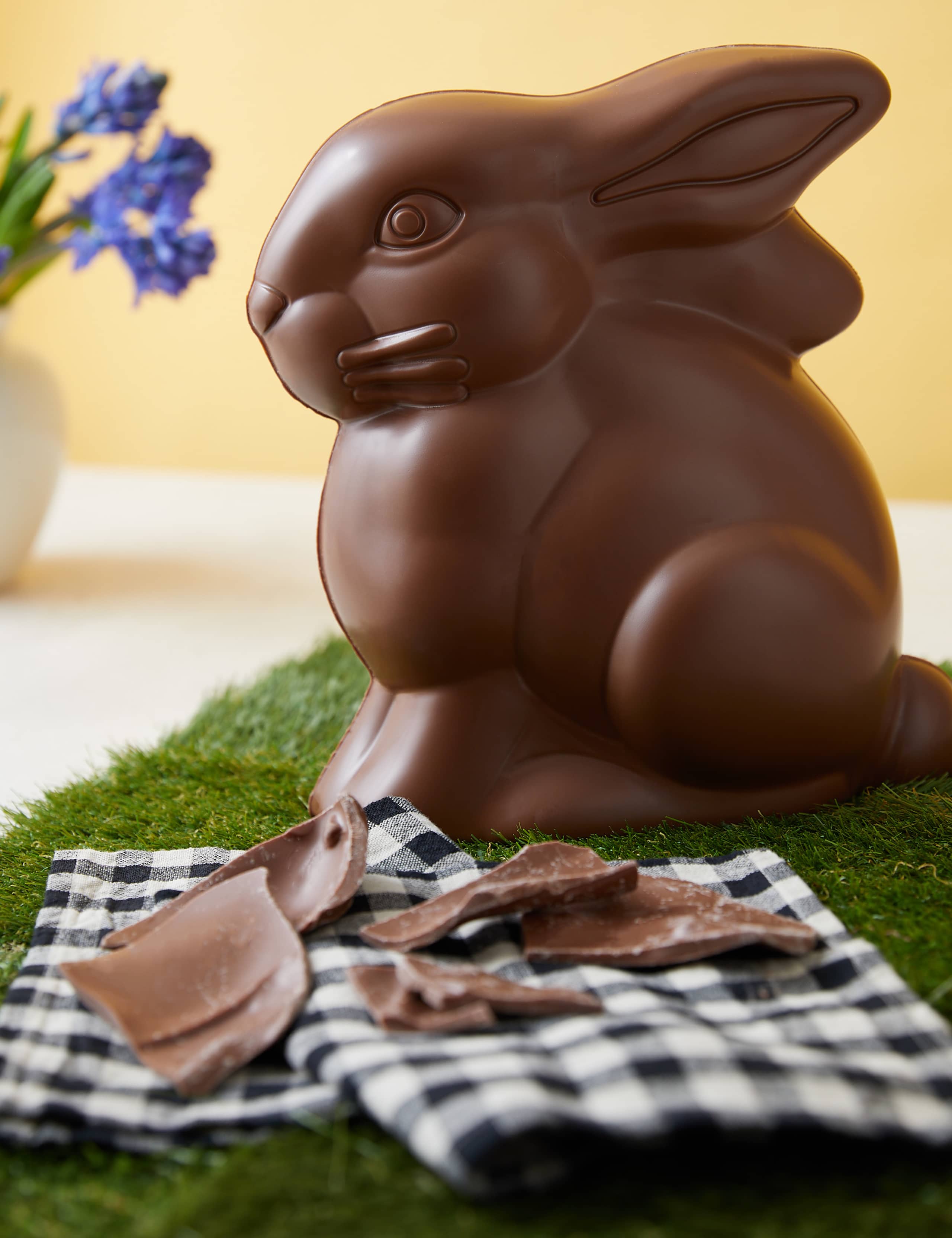 Swiss Chocolate Bennett Easter Bunny (Delivery from 25th March 2021) 2 of 4
