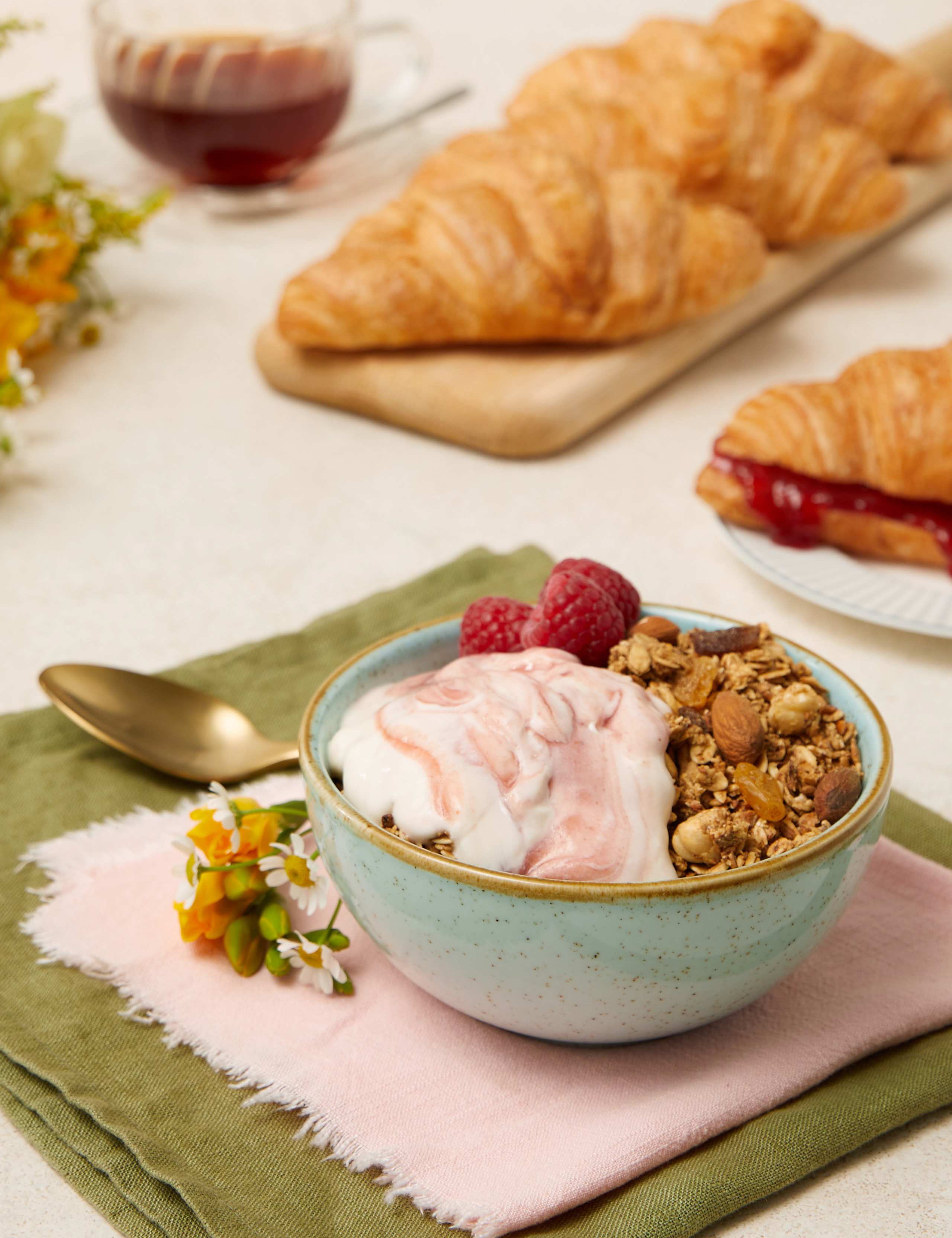 Mother’s Day Breakfast in Bed Gift Bag (Delivery from 26th March 2022) 2 of 4