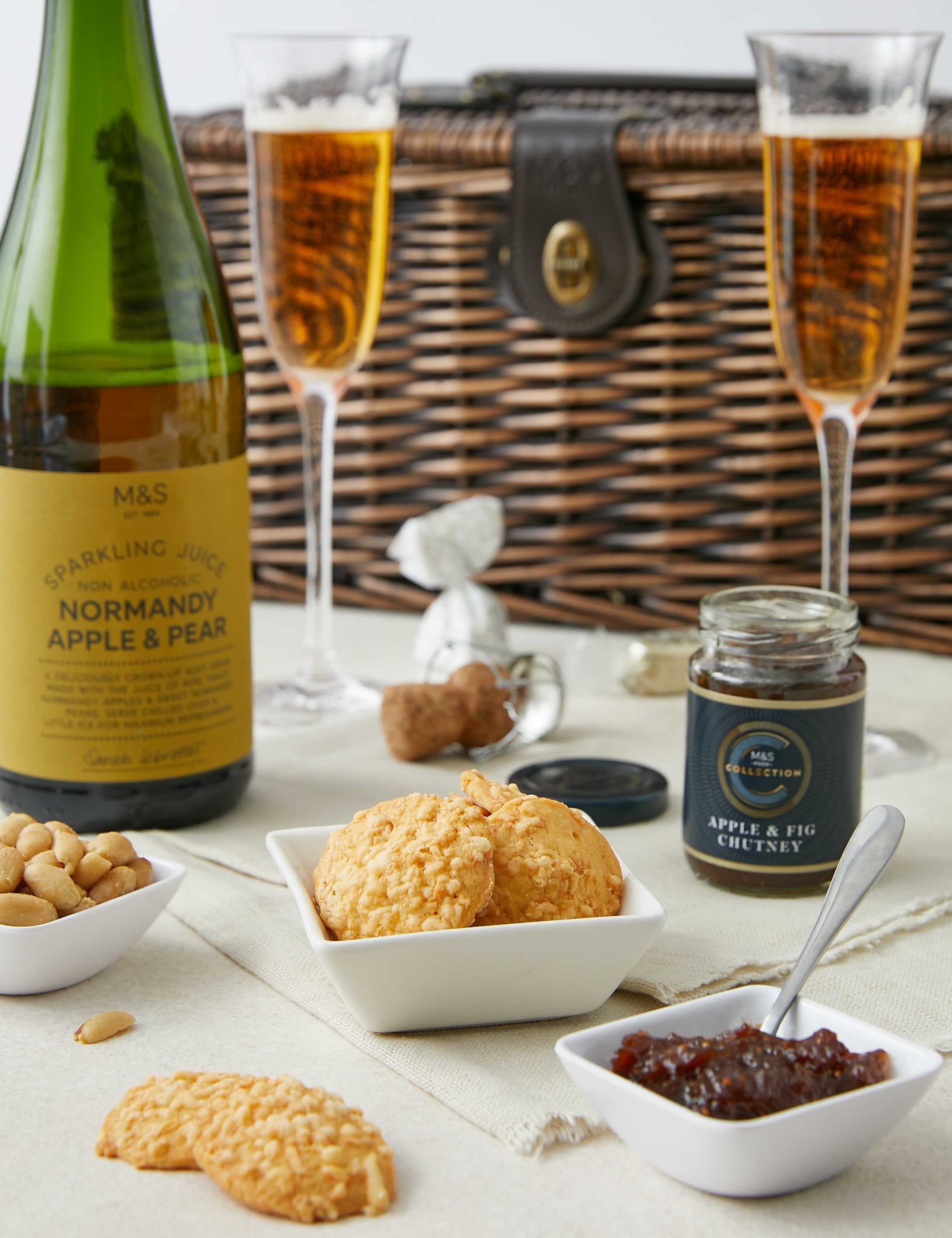 The Hampton Hamper 3 of 3