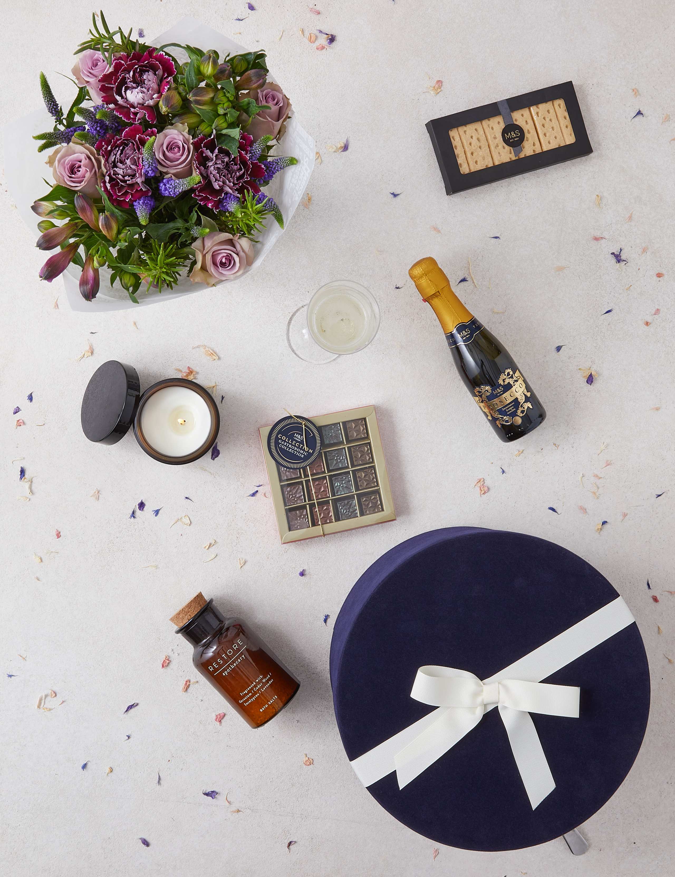The Pamper Hamper & Flowers Gift 2 of 4