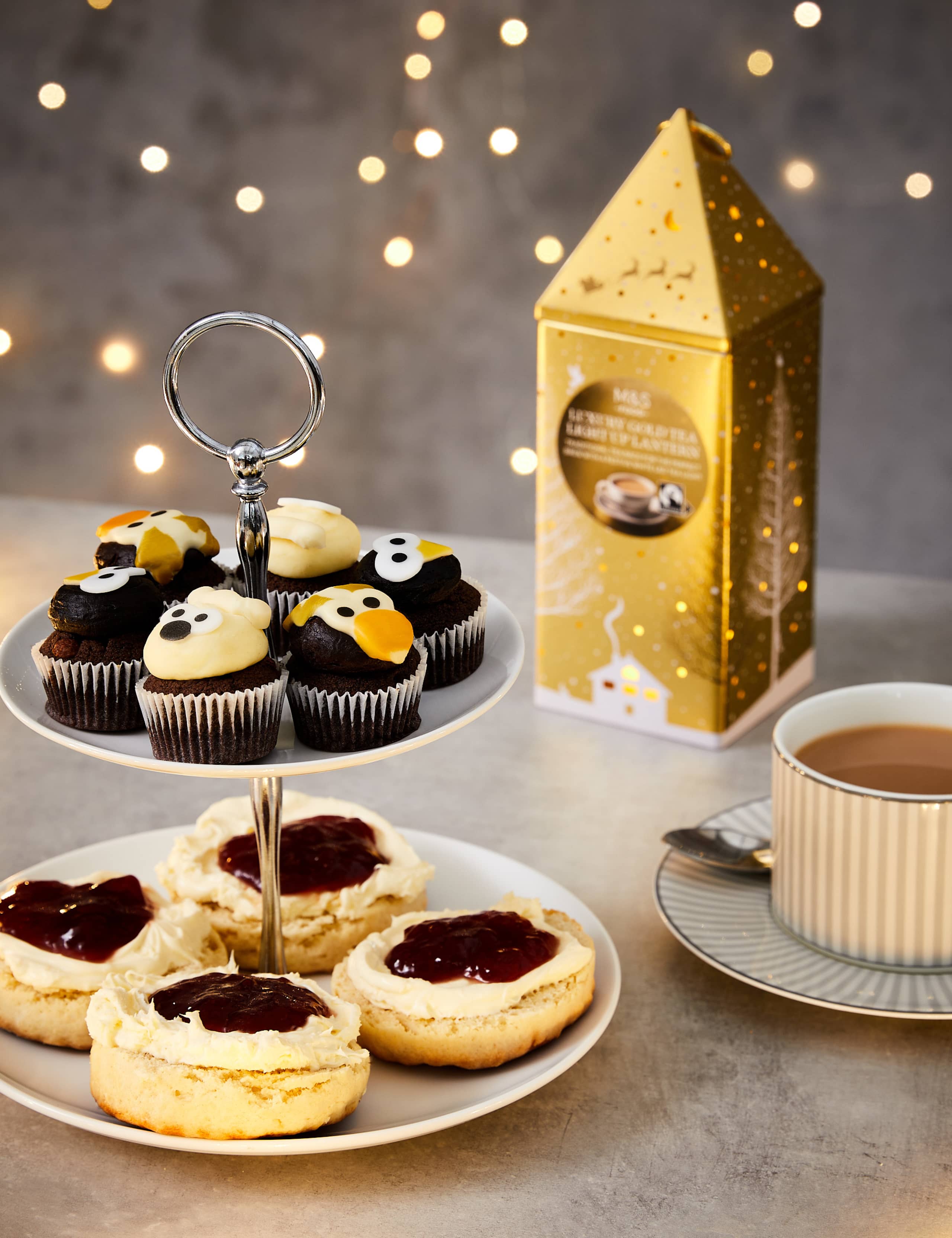 Festive Afternoon Tea Hamper 2 of 3
