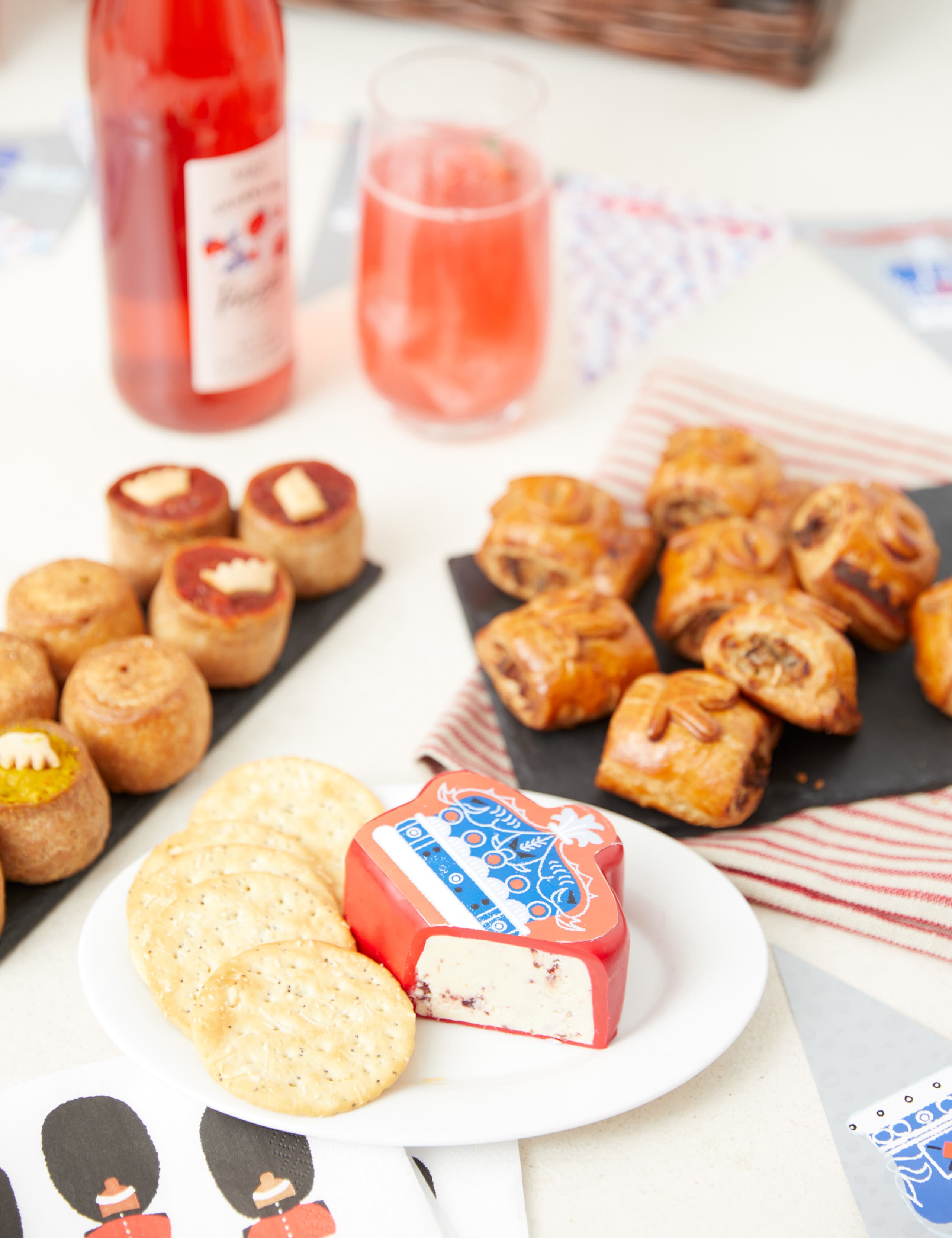 Platinum Jubilee Celebration Hamper 4 of 5