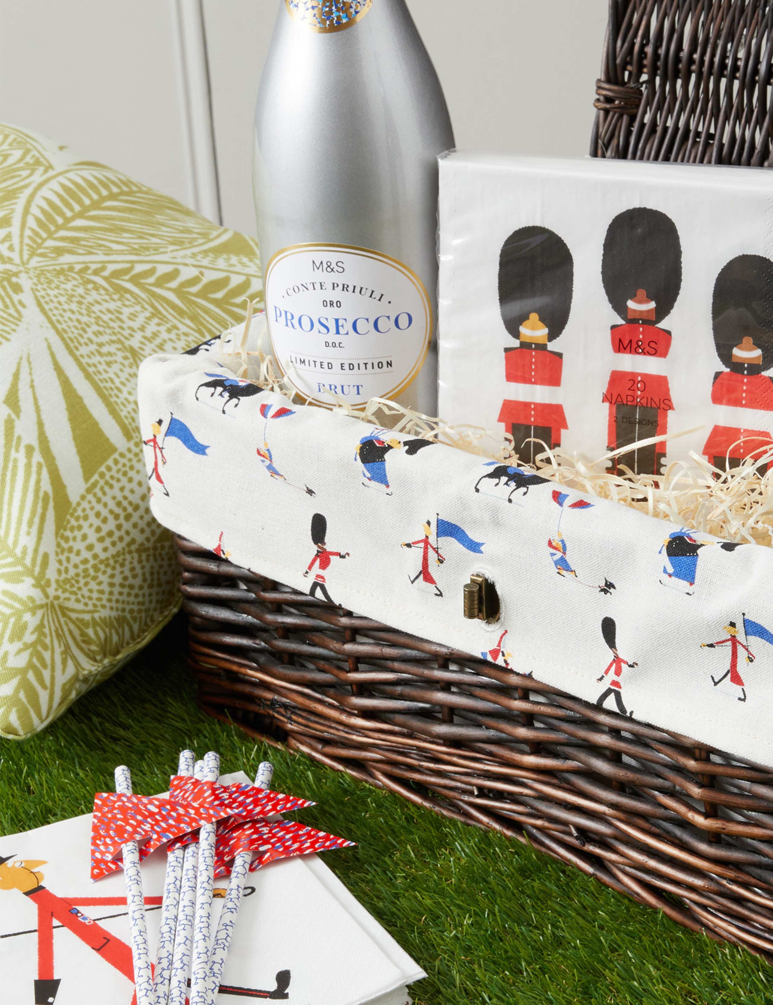 Platinum Jubilee Celebration Hamper 5 of 5