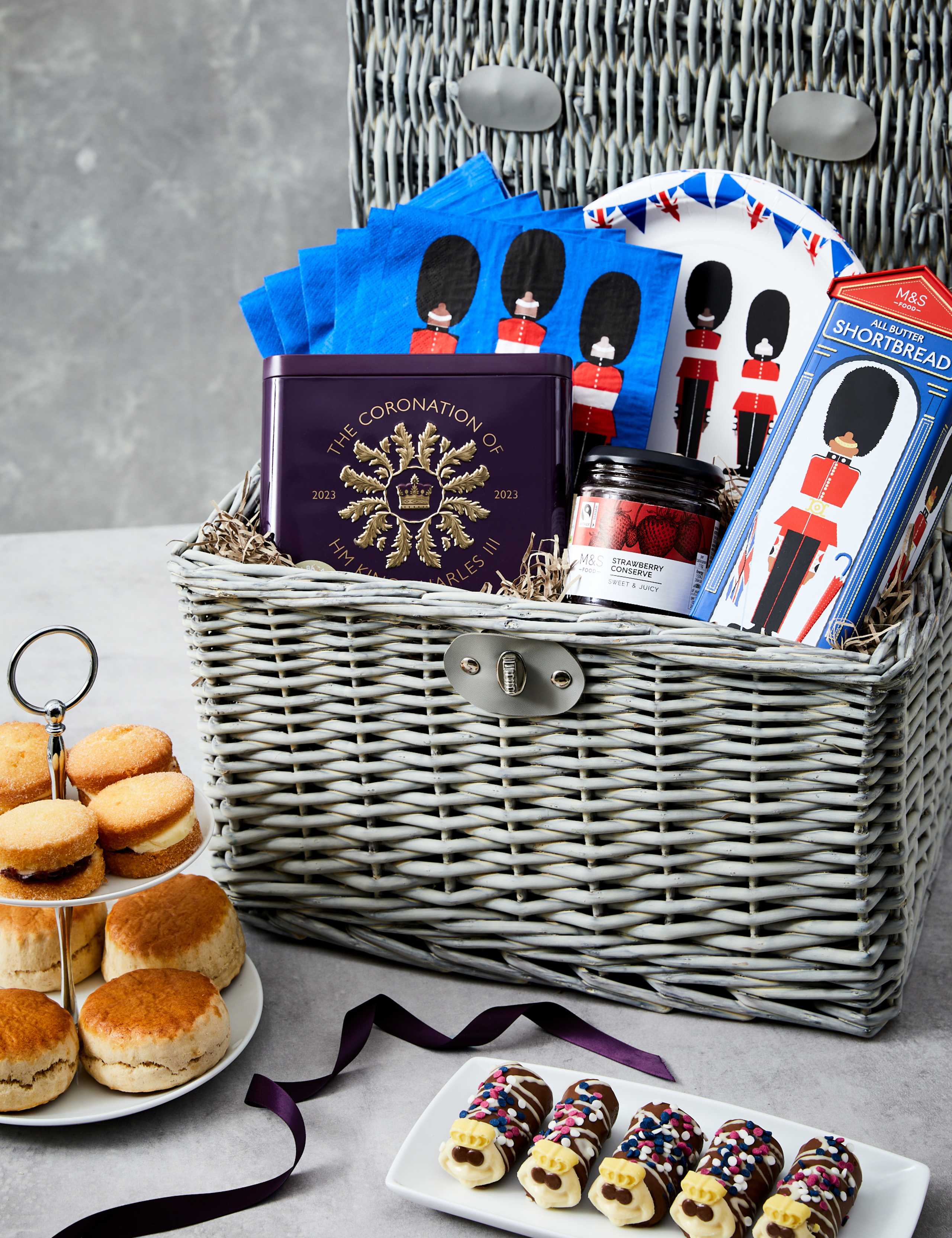 Royal Afternoon Tea Hamper 1 of 3