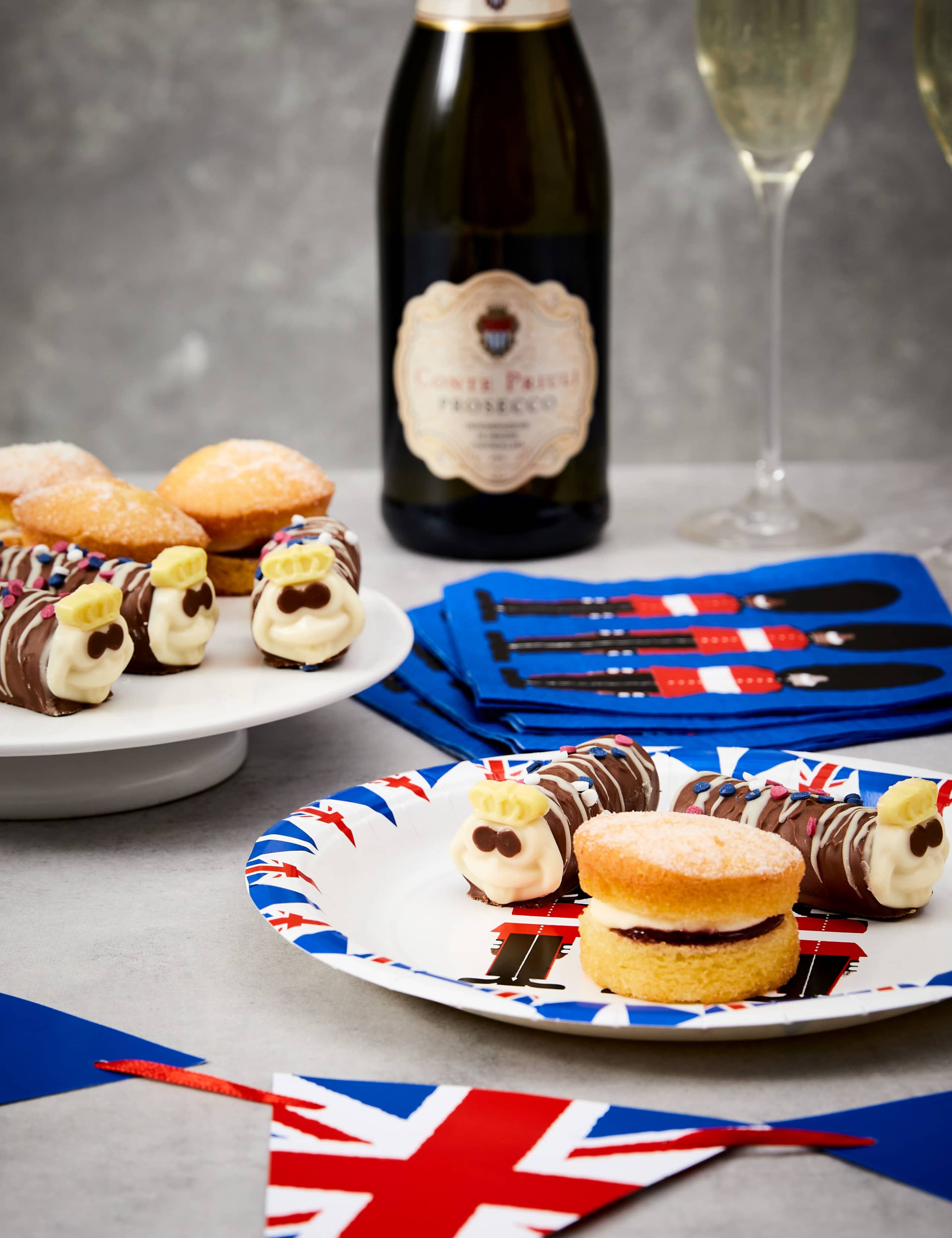 Coronation Celebration Hamper with Prosecco 4 of 5