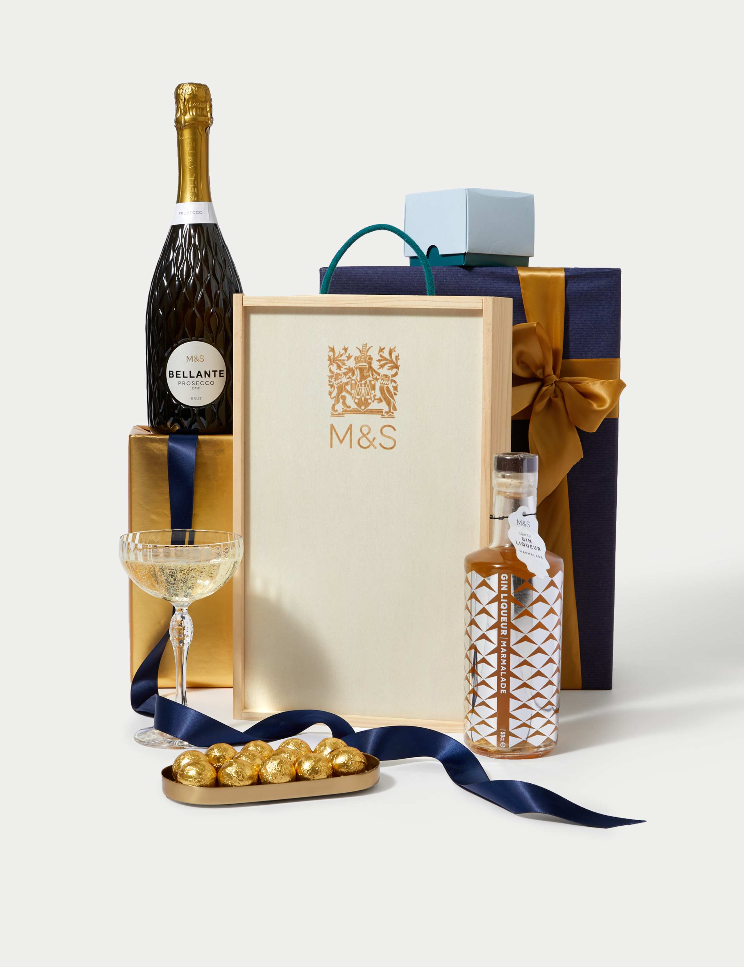 Light Up Gin & Fizz Gift Box (Now available for delivery) 1 of 4