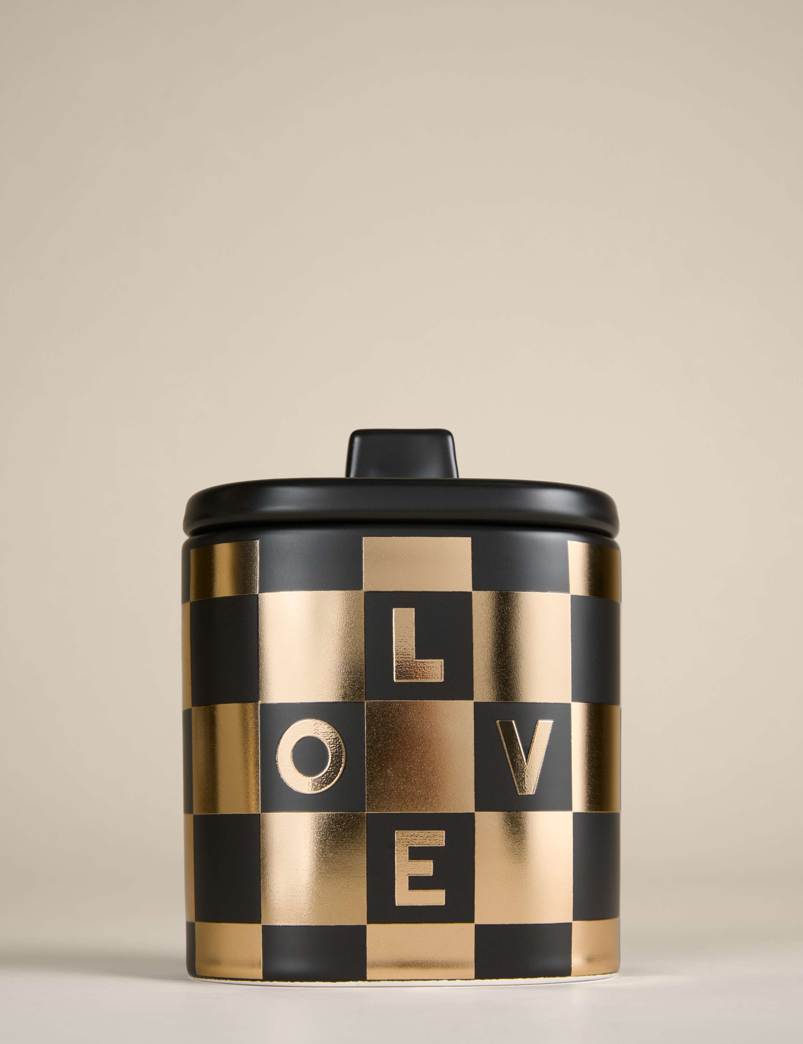 The Kelly Hoppen Christmas Hamper 2 of 8