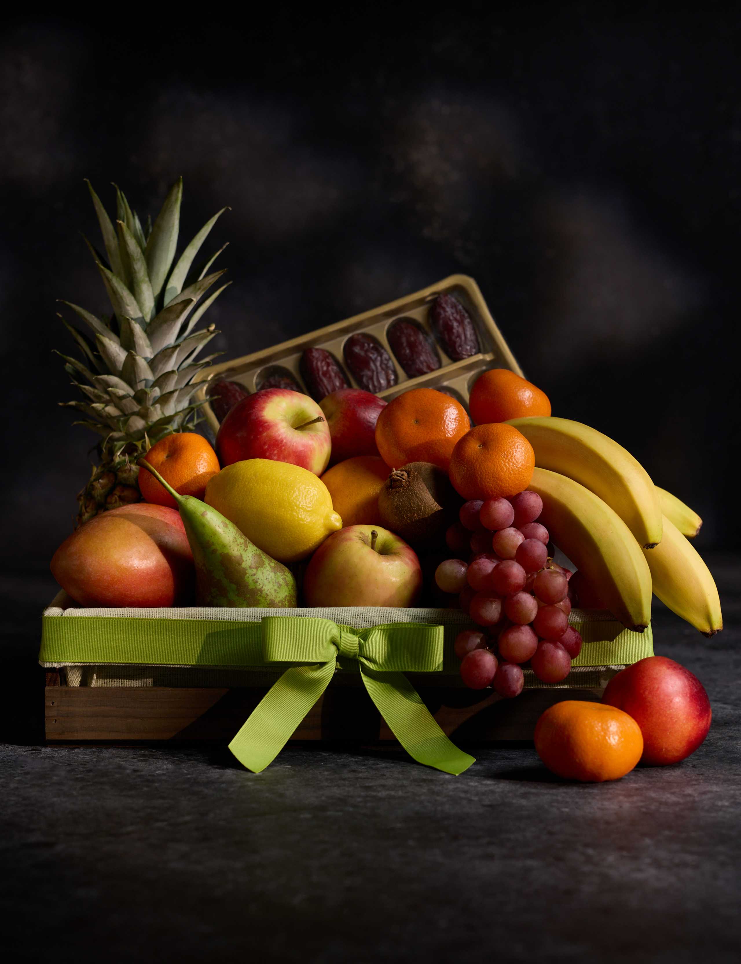 Large Luxury Fresh Fruit & Date Selection 1 of 7