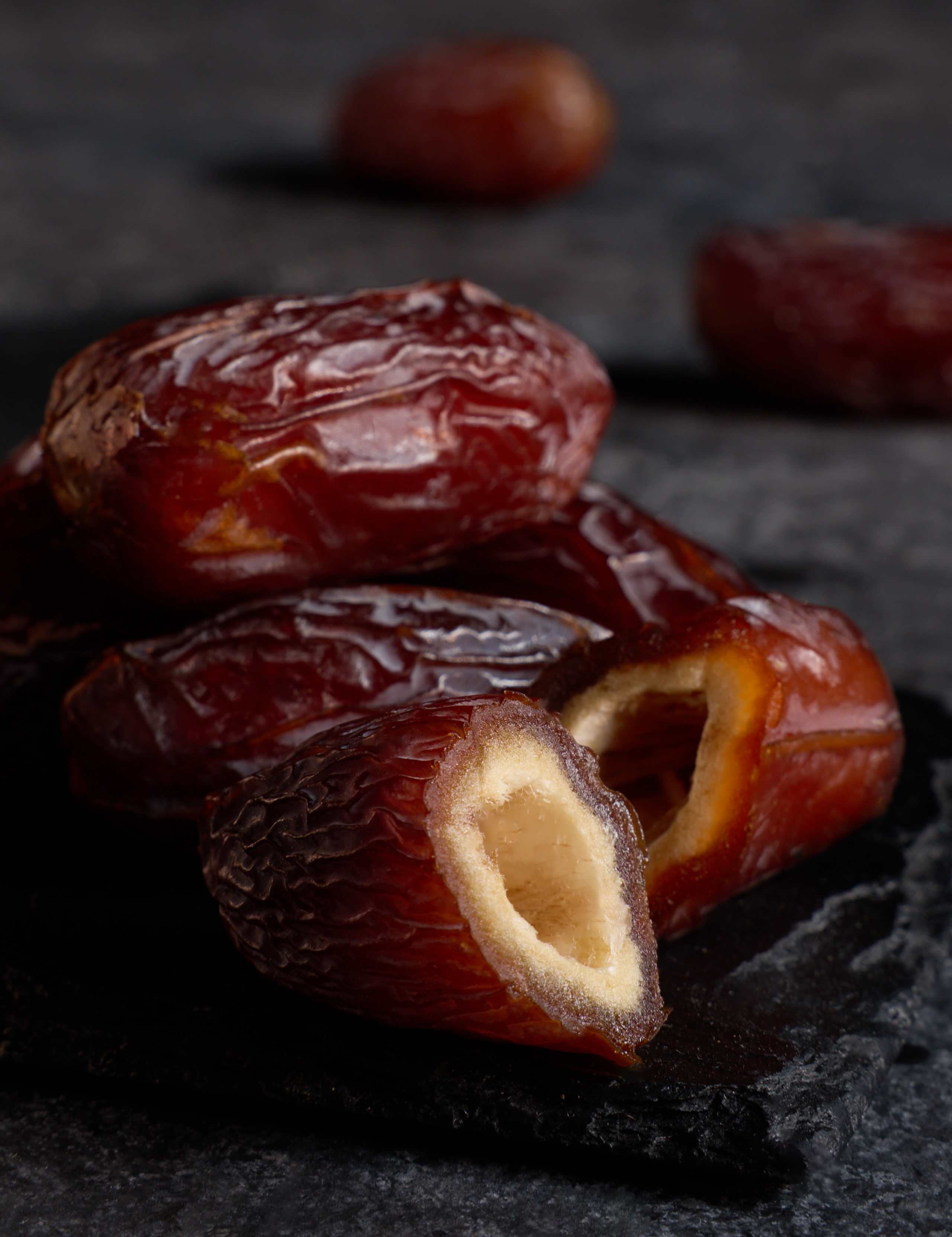 Large Luxury Fresh Fruit & Date Selection 5 of 7