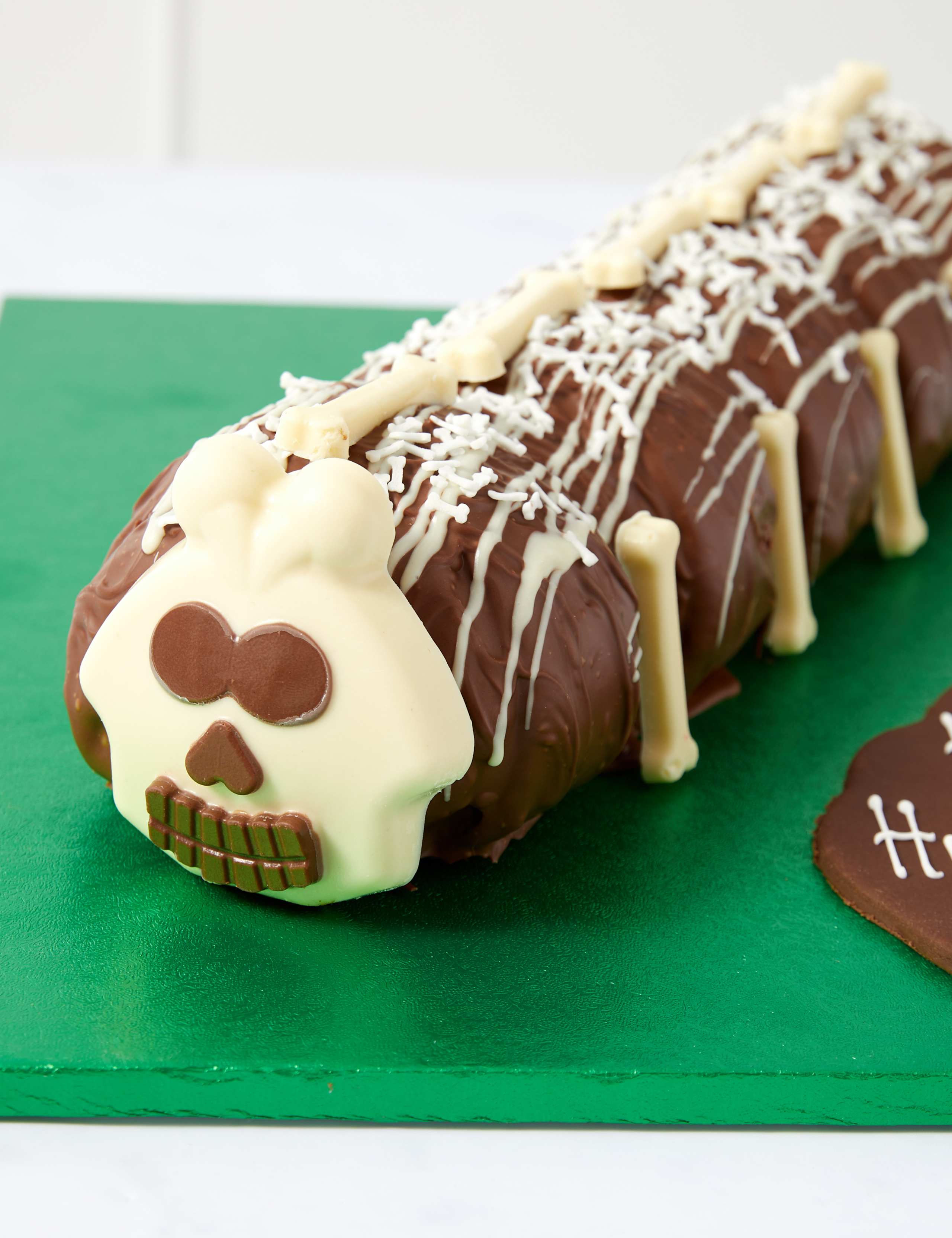 Giant Spine-Tingling Surprise Colin the Caterpillar™ (Serves 40) 3 of 5