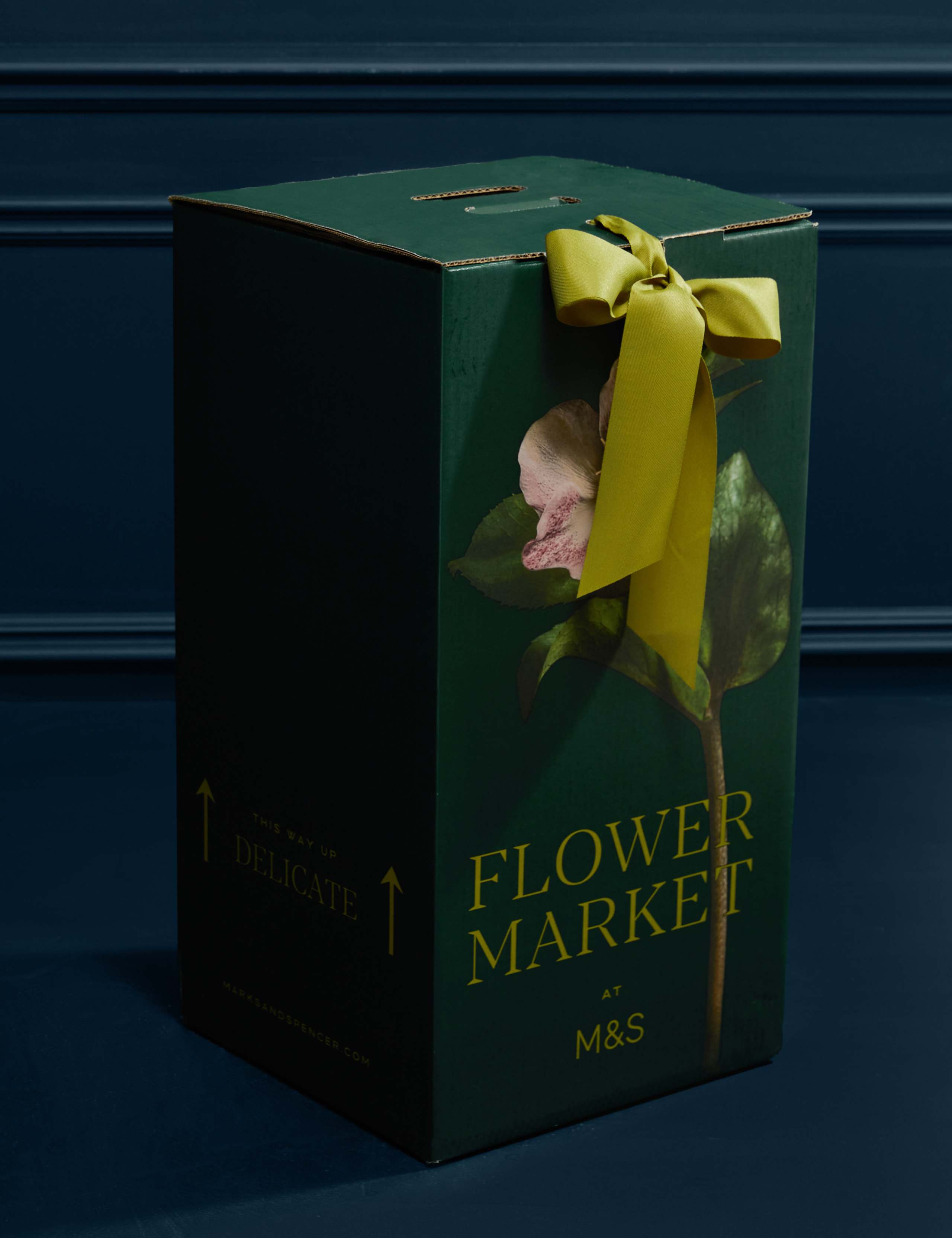 Katherine Jenkins Opera Bouquet with Cygnet 22 Gin 8 of 10