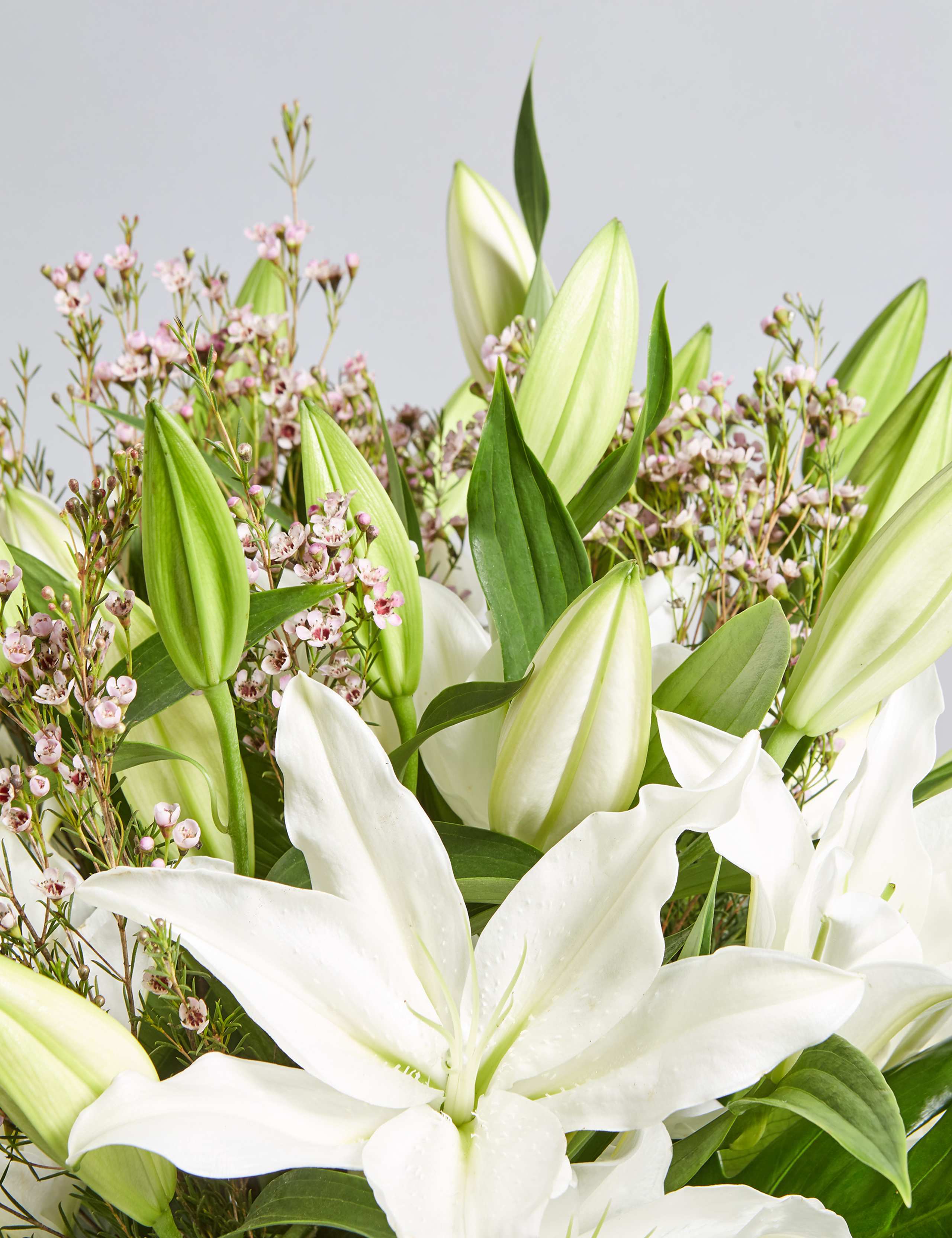 Fairtrade® Lily Bouquet 6 of 7