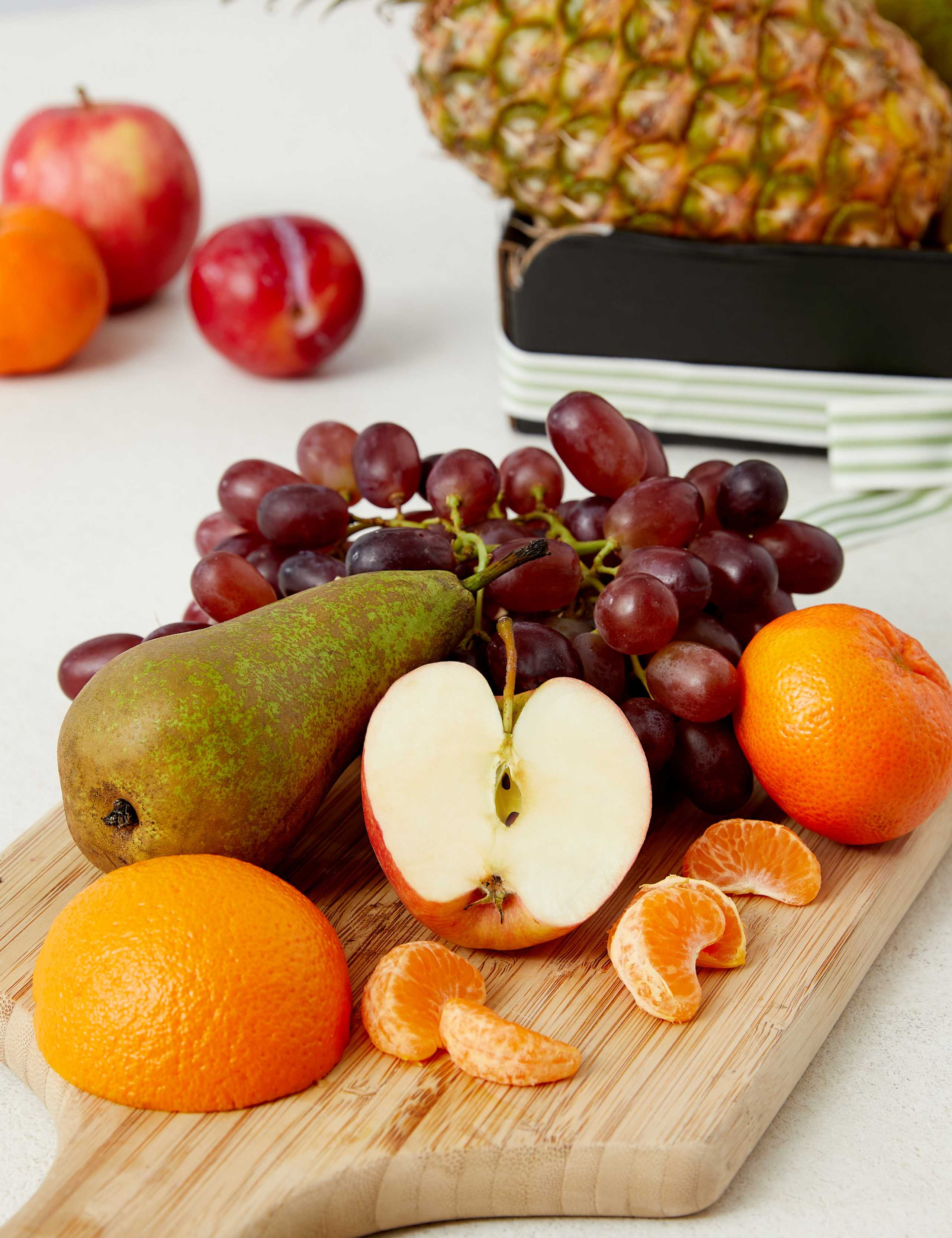 M&S Medium Fruit Basket 2 of 5