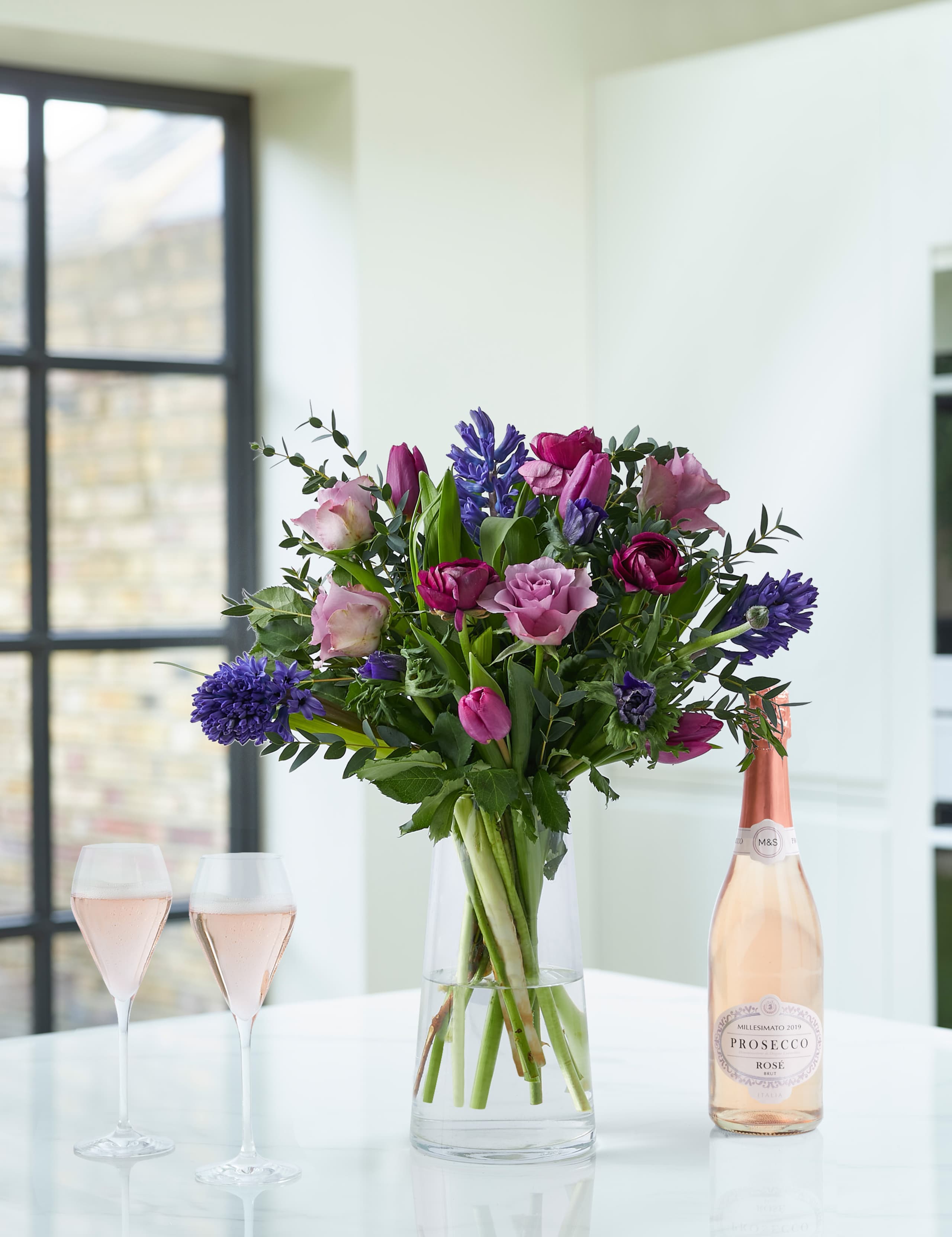 Mum's Rose & Hyacinth Bouquet Prosecco Rosé Bundle 1 of 4