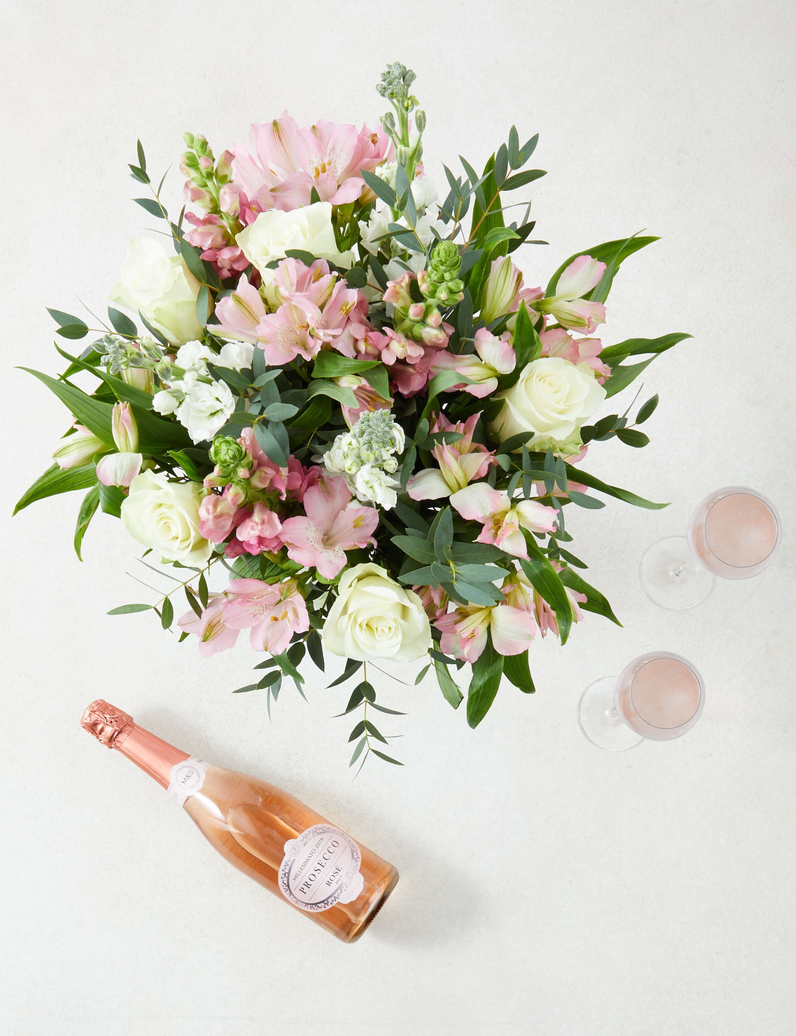 Lovely Mum Bouquet Prosecco Rosé Bundle 2 of 4