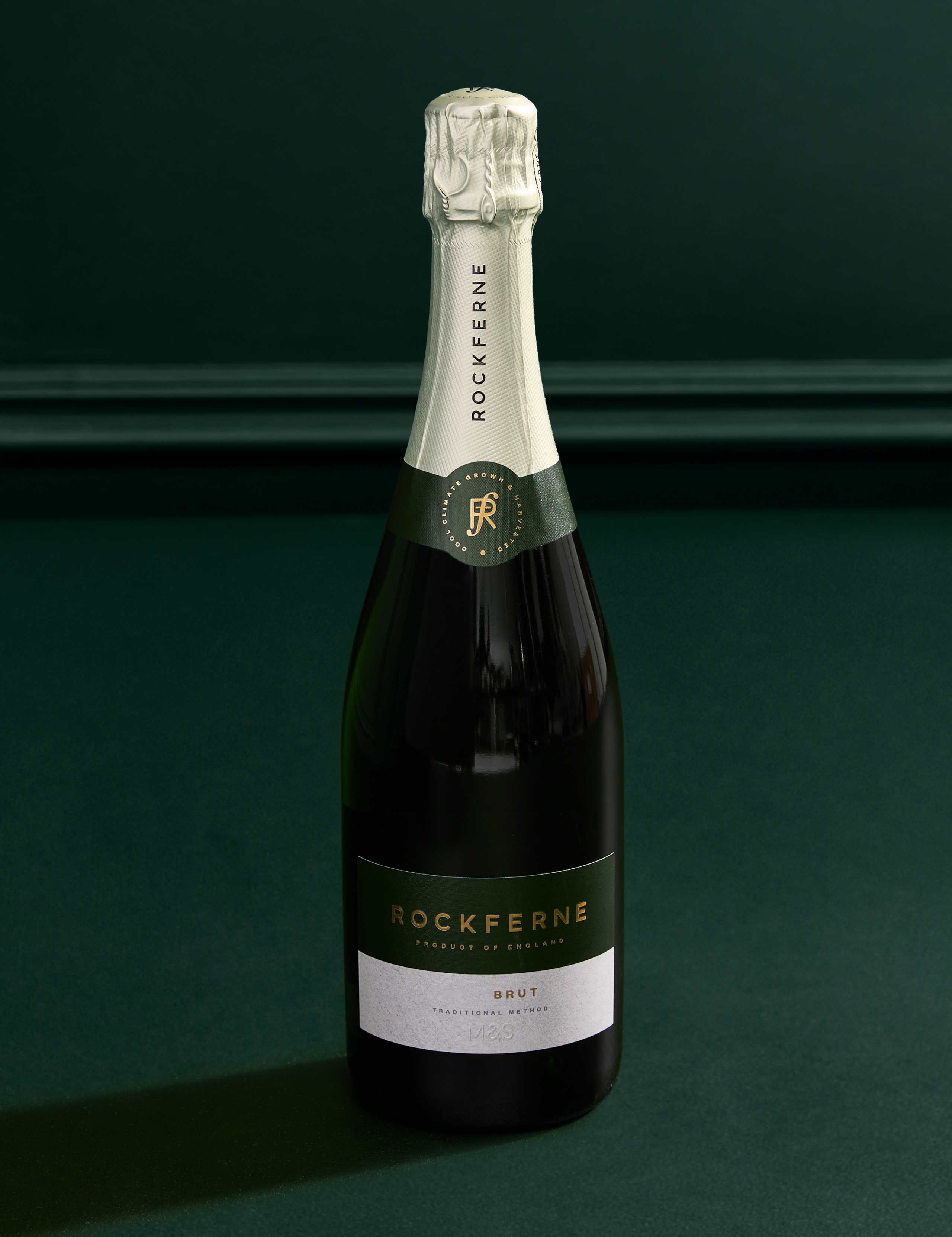 Wimbledon Bouquet with Rockferne Sparkling Wine 4 of 8