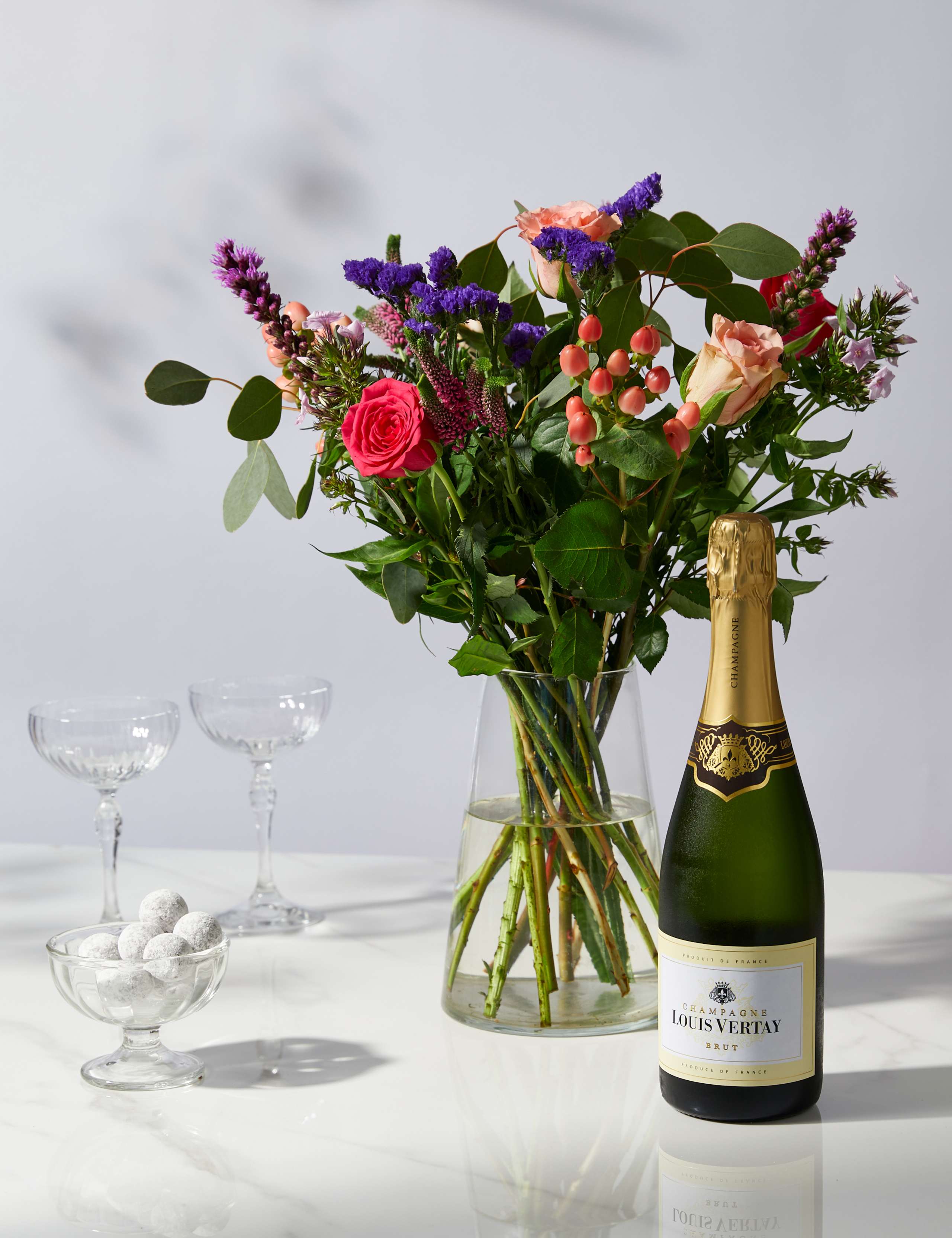 Celebration Bouquet Trio (Delivery from 27th December 2023) 1 of 7