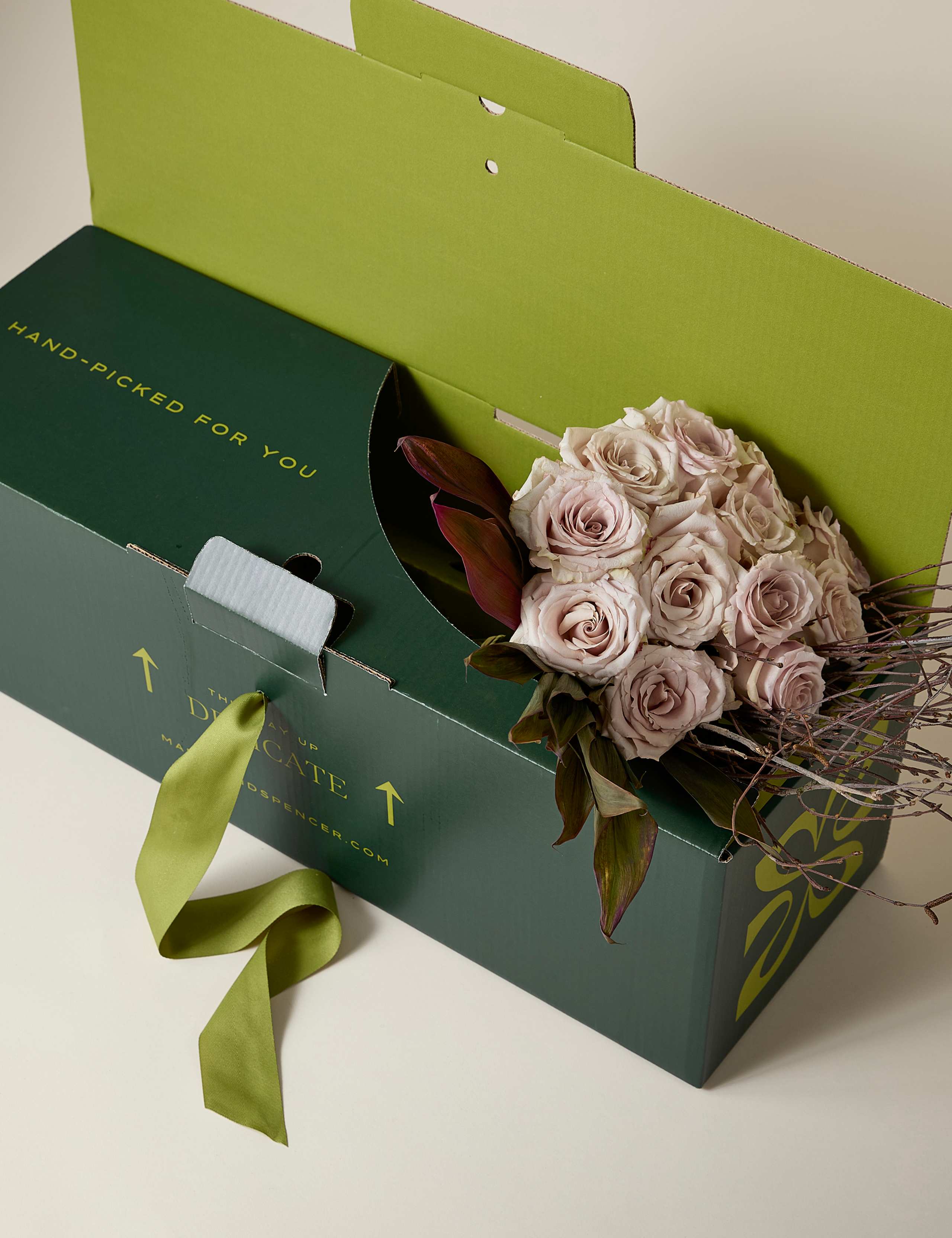 Kelly Hoppen Vintage Rose Bouquet 5 of 8