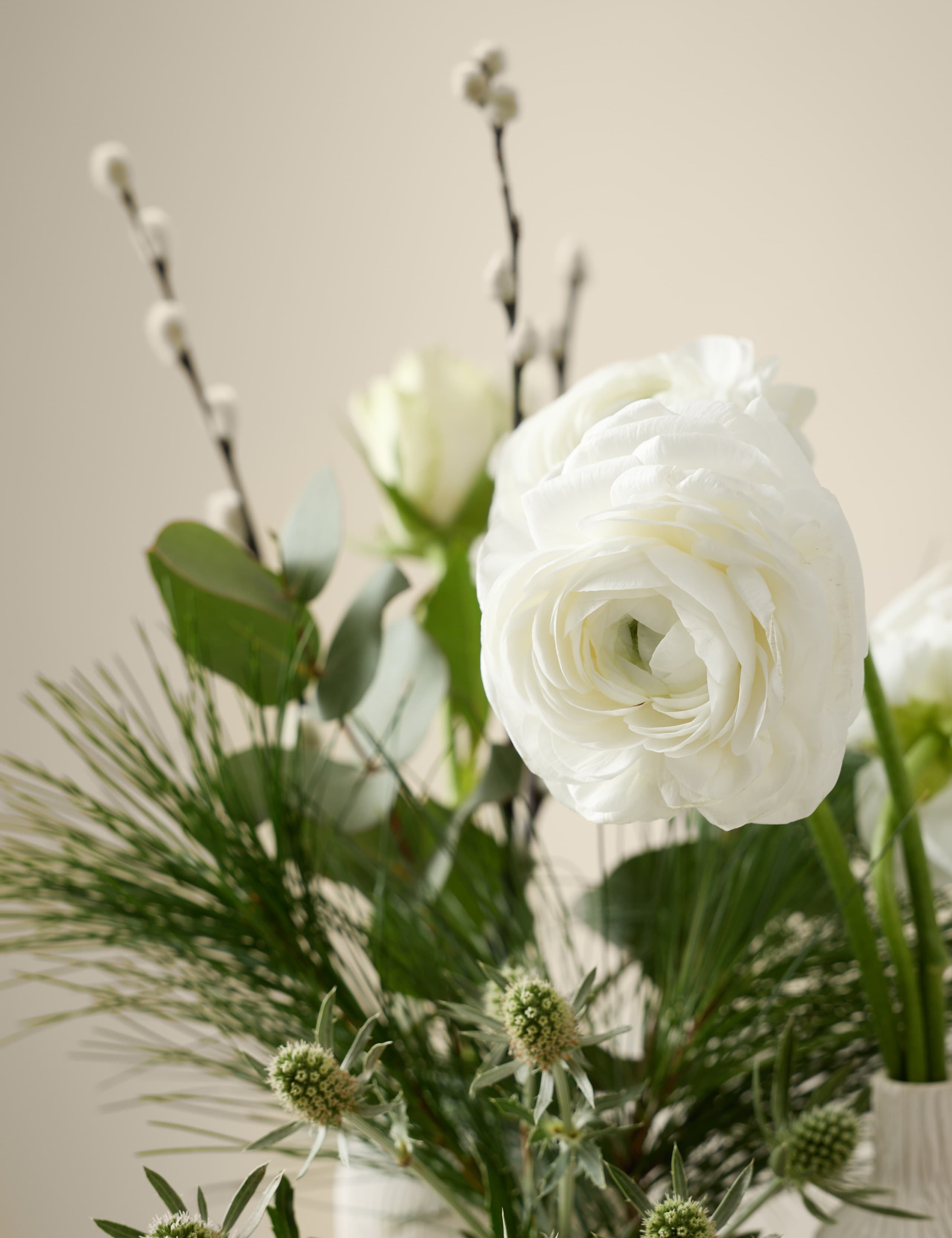 Kelly Hoppen Seasonal Tablescape 3 of 5