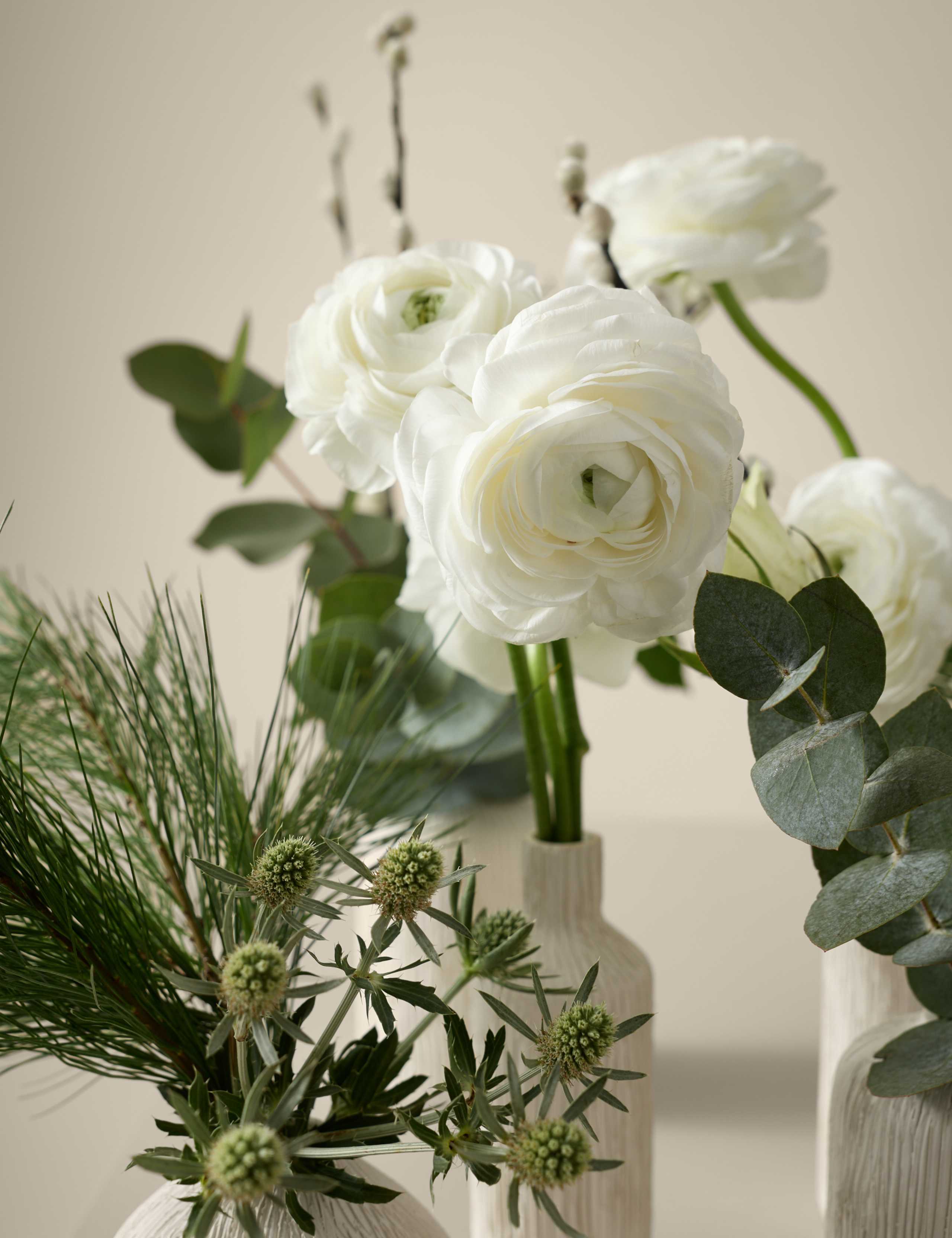 Kelly Hoppen Seasonal Tablescape 6 of 10