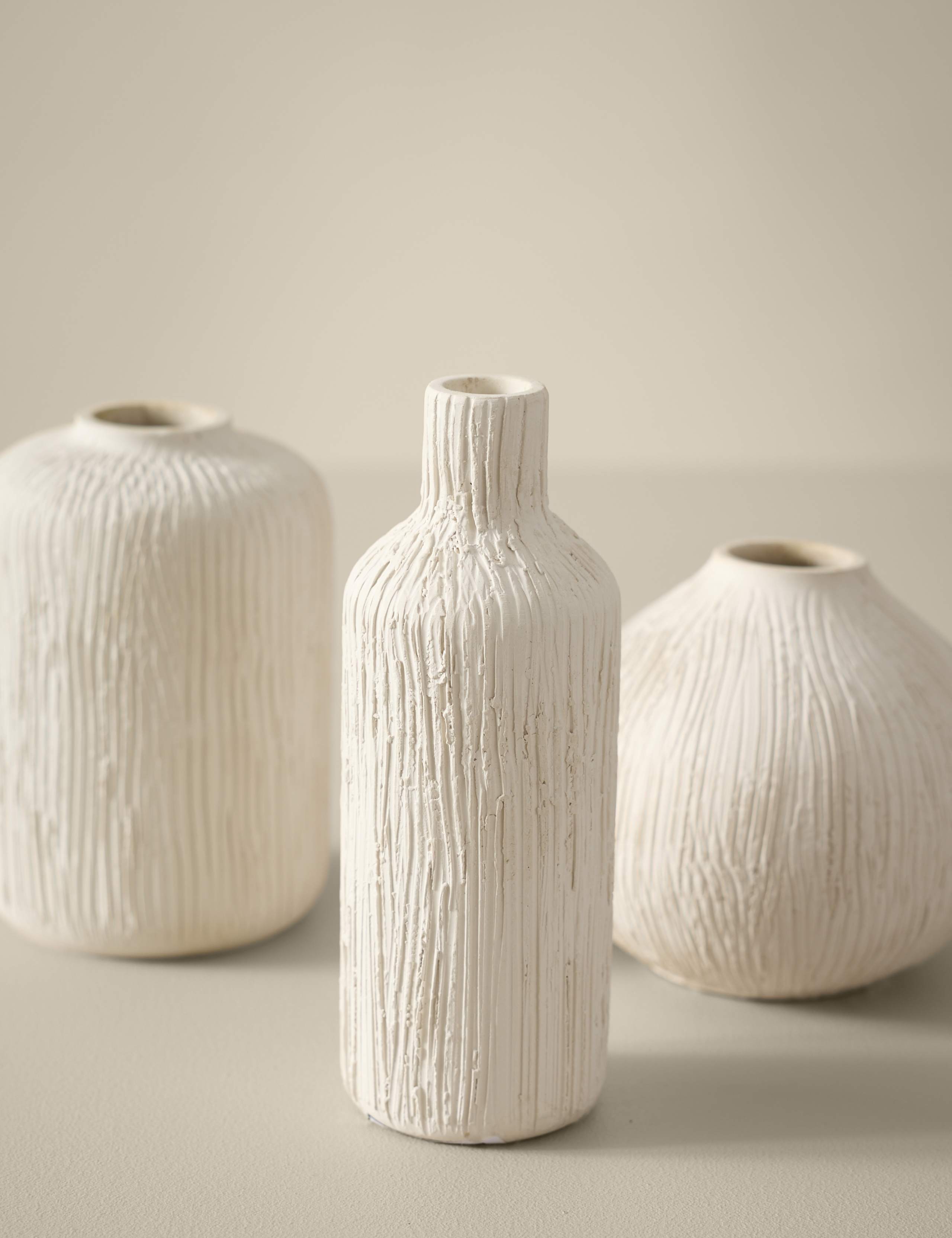 Kelly Hoppen Seasonal Tablescape 5 of 5