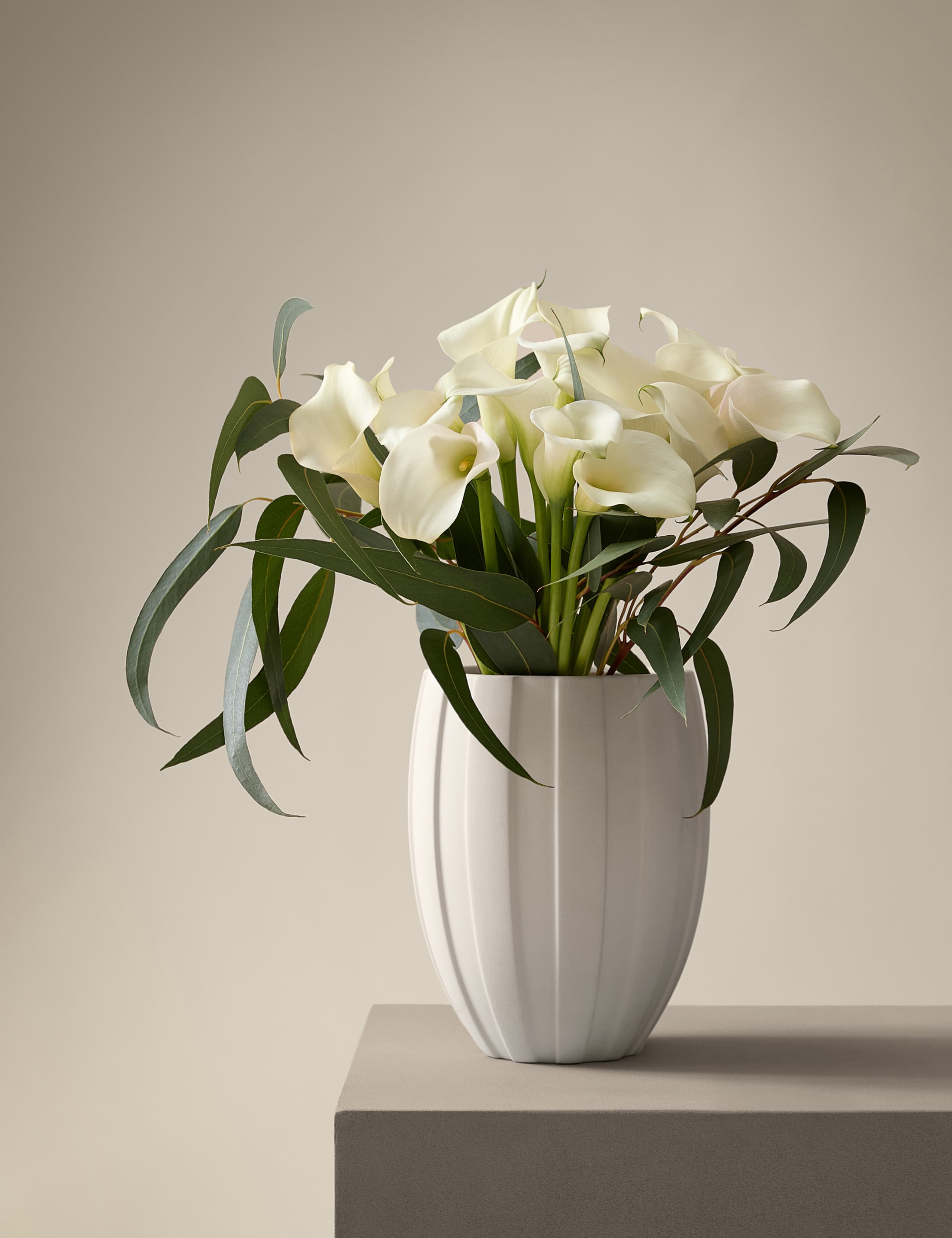 Kelly Hoppen Calla Lily Bouquet 5 of 8